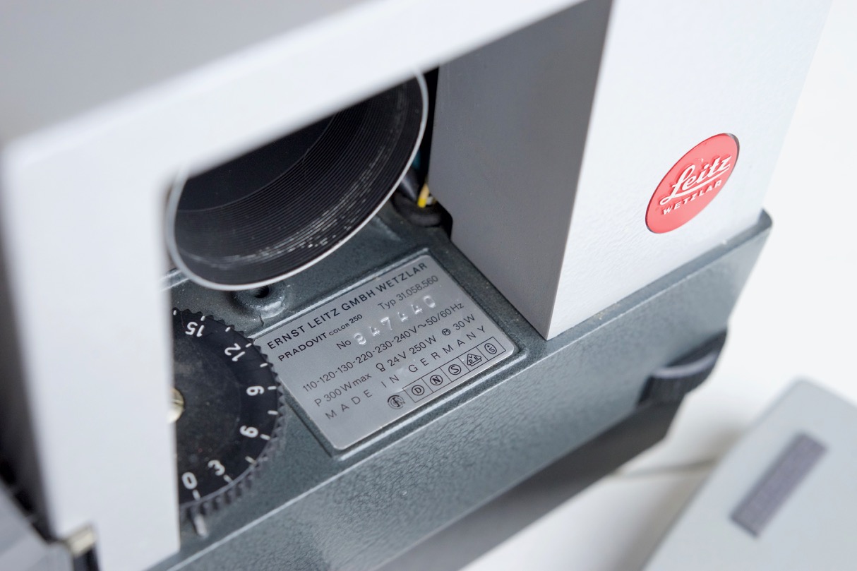leica projector for sale - 13.jpg