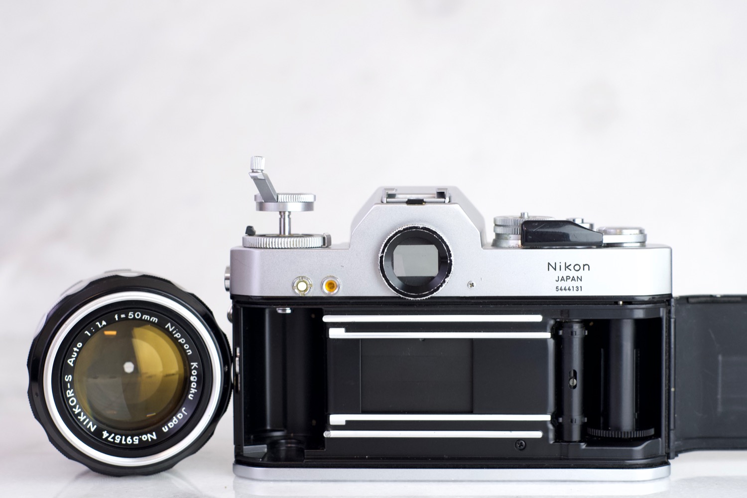 nikkormat el - 5.jpg