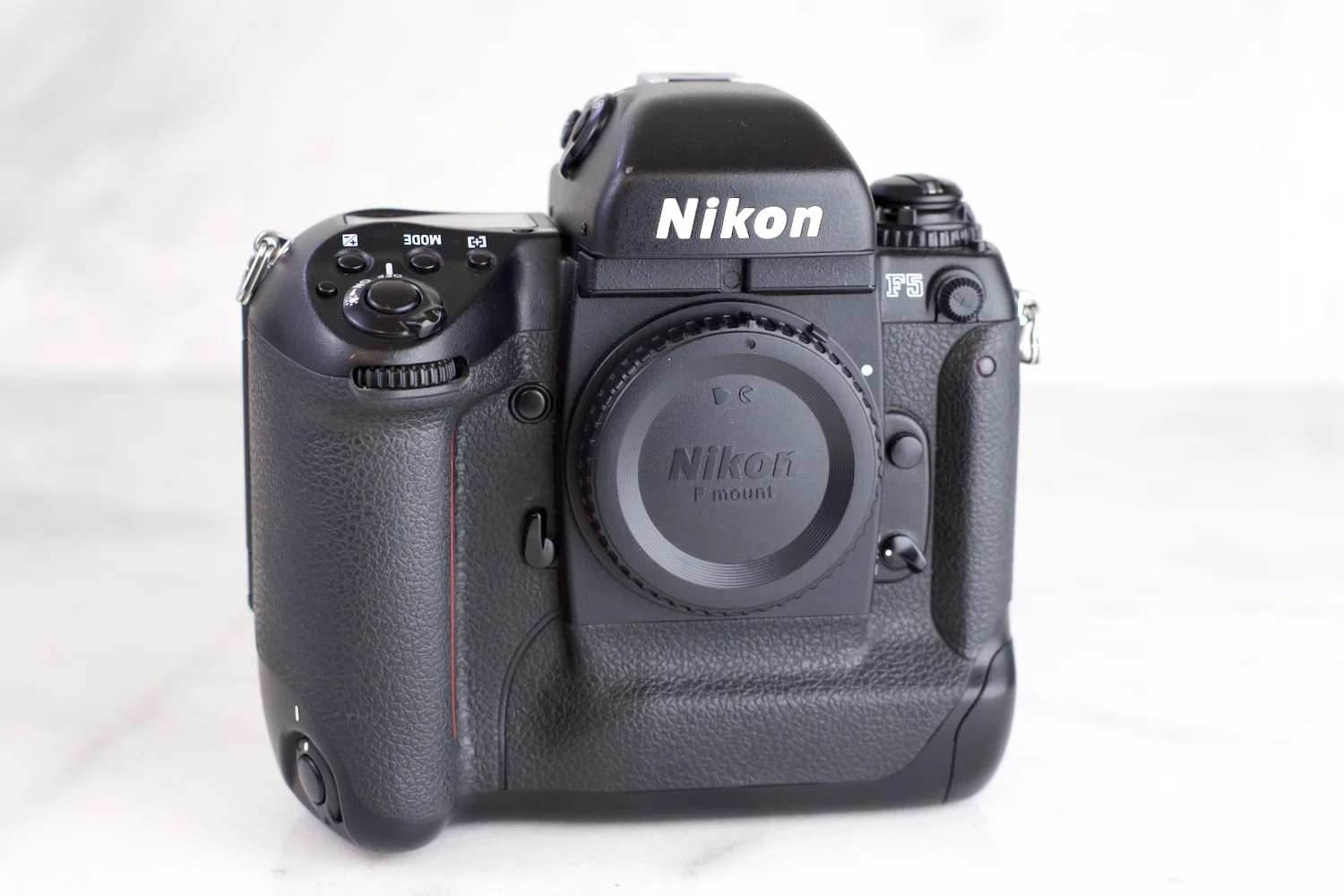 Nikon F5 Professional 35mm Film SLR Camera with Body Cap