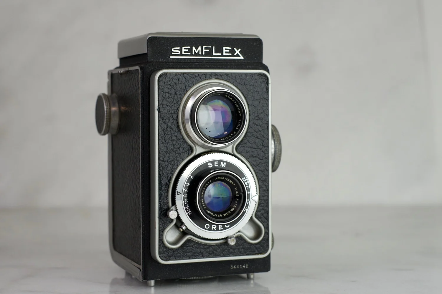 Semflex with SOM Berthiot 75mm Lens - TLR Medium Format 120 Film Camera - Fully Functional