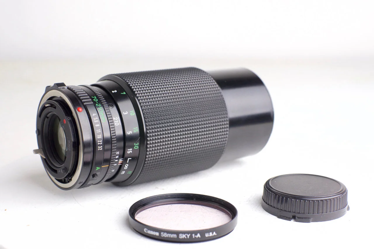 Canon Zoom Lens FD 70 - 210mm F/4 with Cap and Filter - Macro 