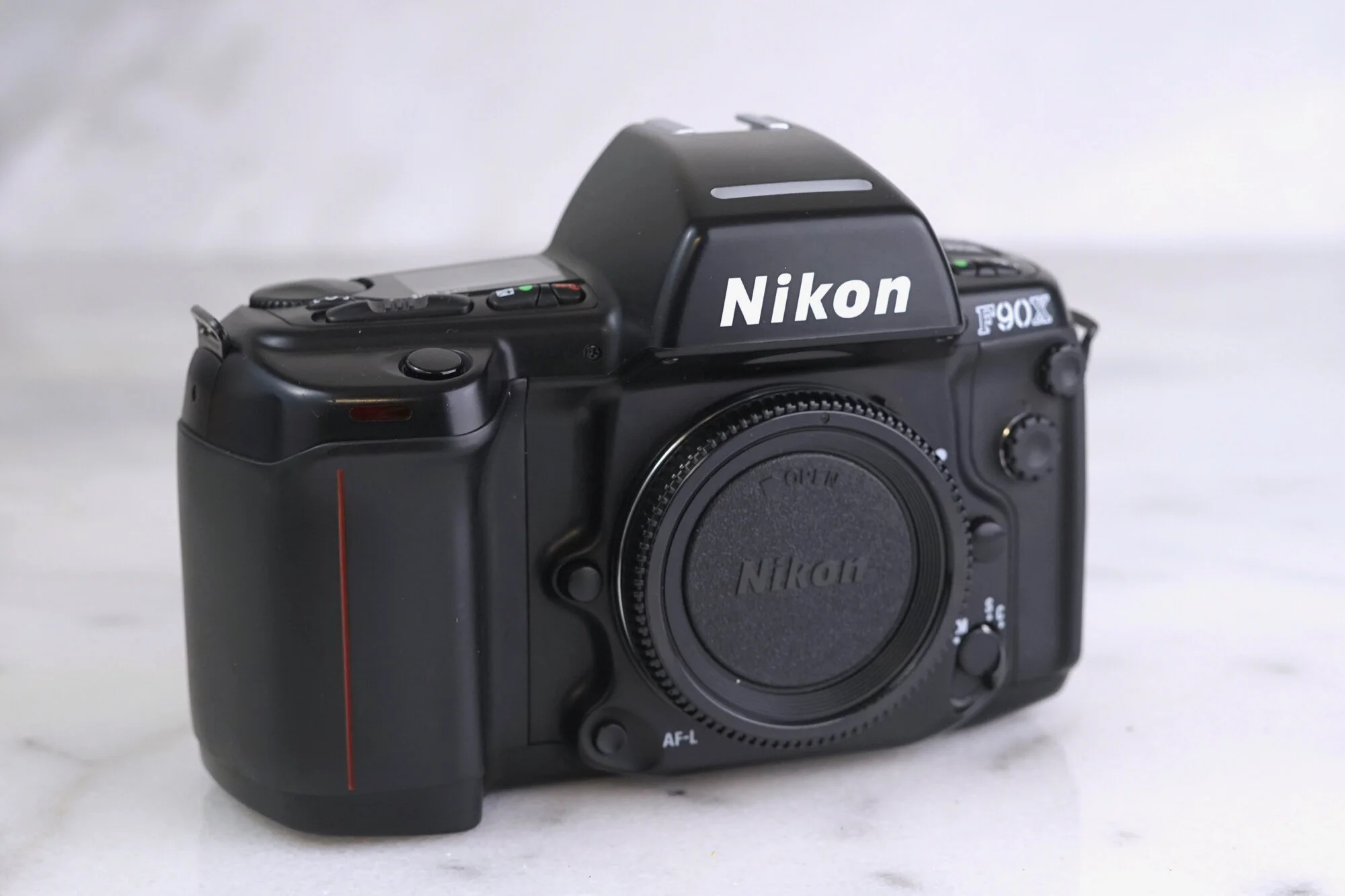Nikon N90 (F90) 35mm Film SLR Camera with Body Cap