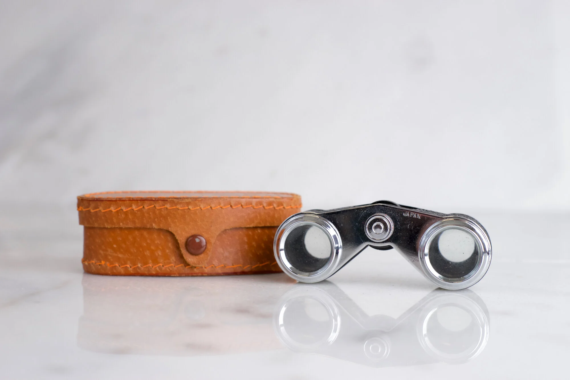 Selsi Binoculars 2.5x 30 in case
