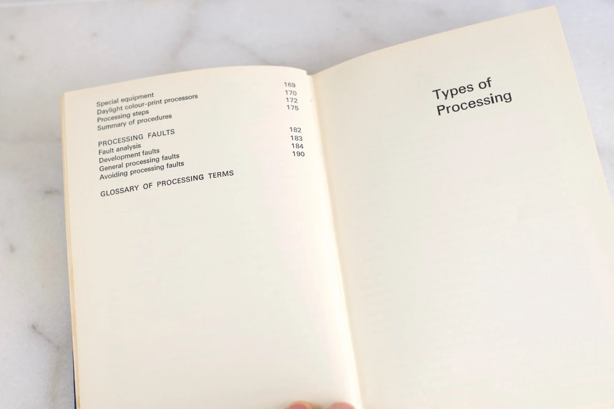 Amphoto Photo Guide to Home Processing - Book for Developing Film at Home, 192 pages