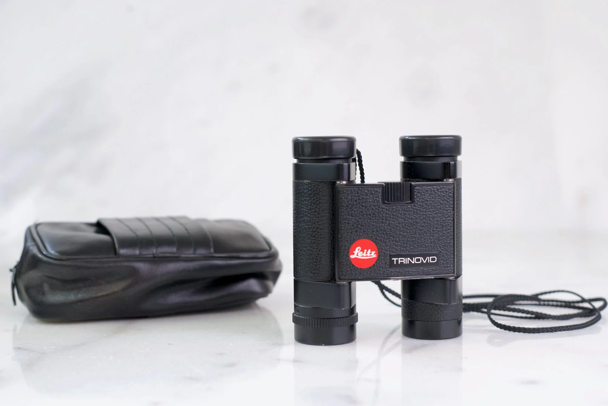 Leitz Trinovid 8x20 Optically Coated Compact Binoculars with Carrying Case - Fully Functional