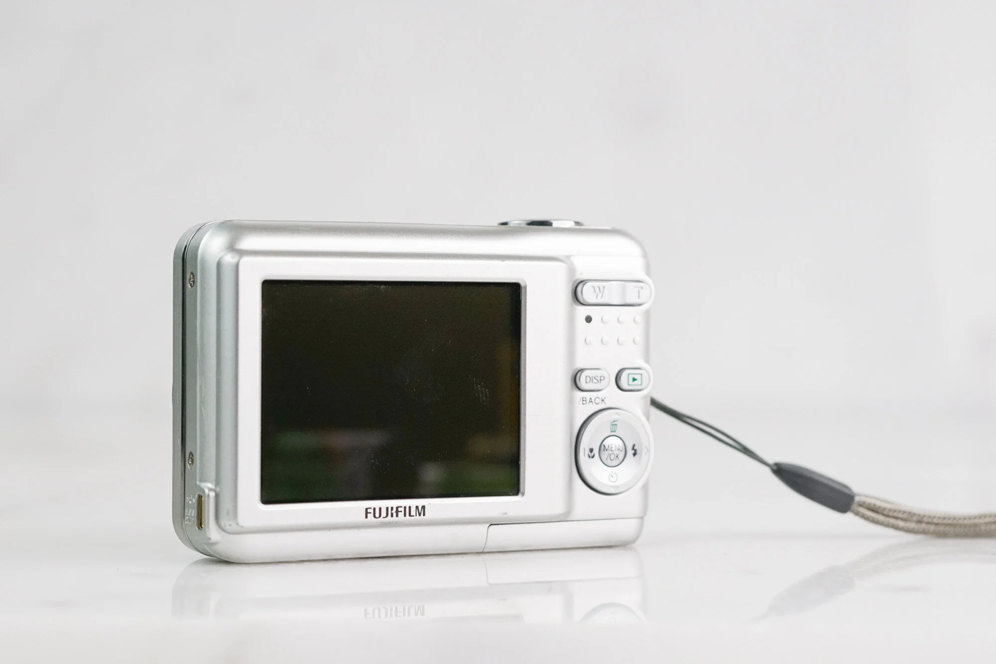 Fujifilm Finepix A850 8.1 Megapixel Digital Point and Shoot Camera 