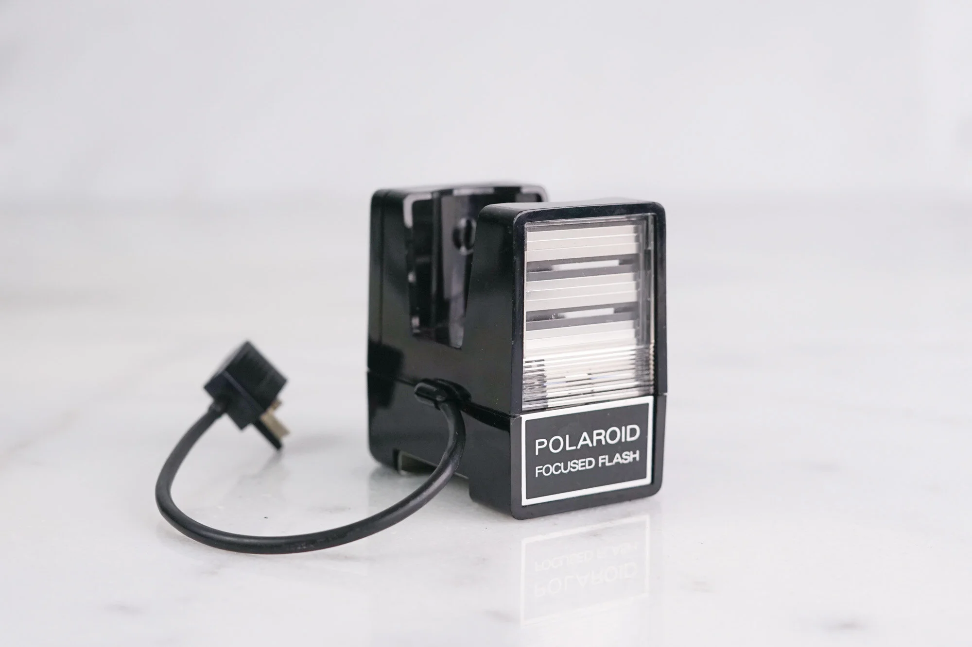 Polaroid Focused Flash Model 490 - Flash Unit for Polaroid Land Camera Instant Cameras