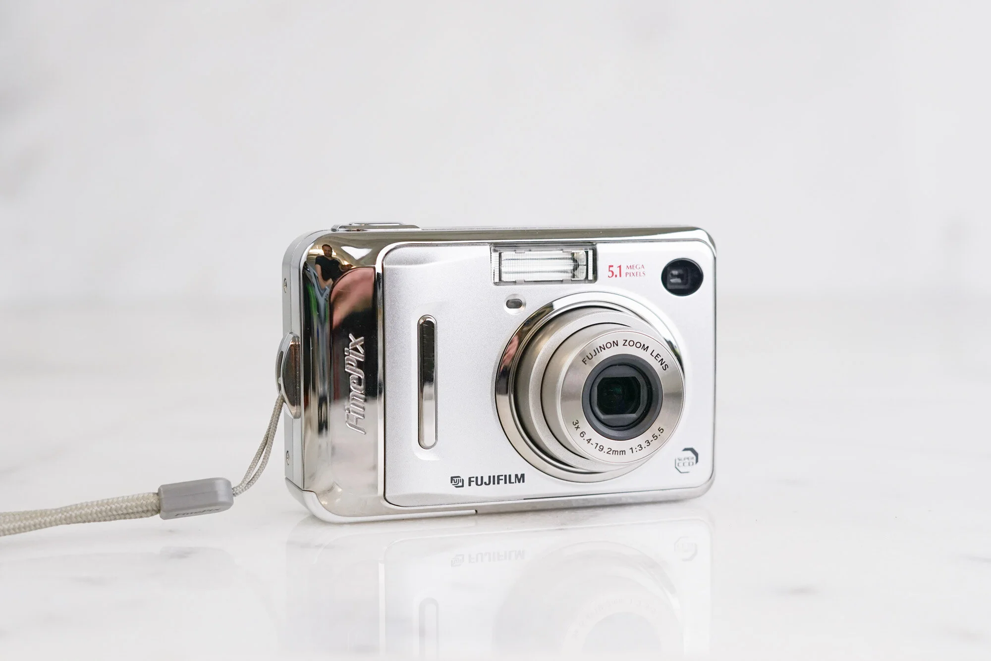 Fujifilm Finepix A500 5.1 Megapixel Digital Point and Shoot Camera