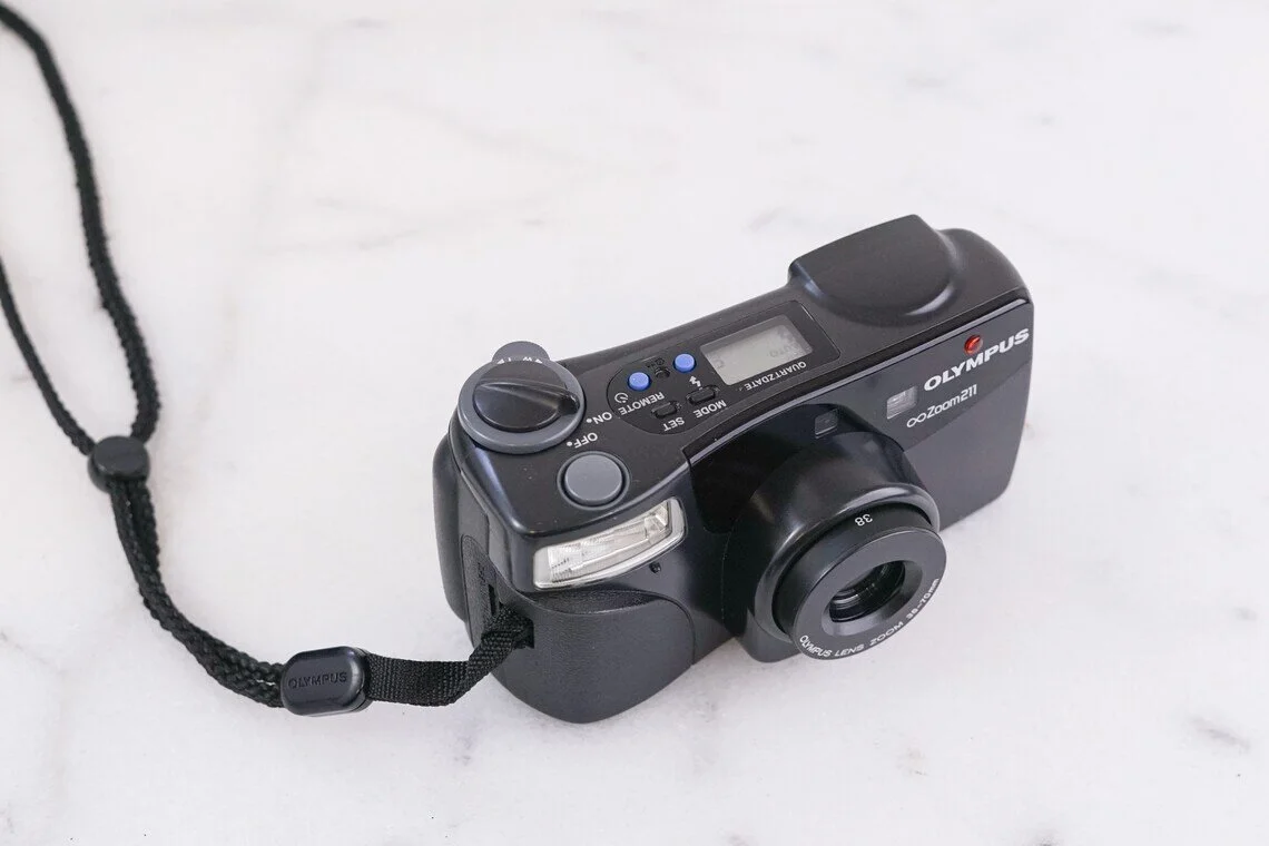 Olympus Infinity Zoom 211 Point and Shoot 35mm Film Camera