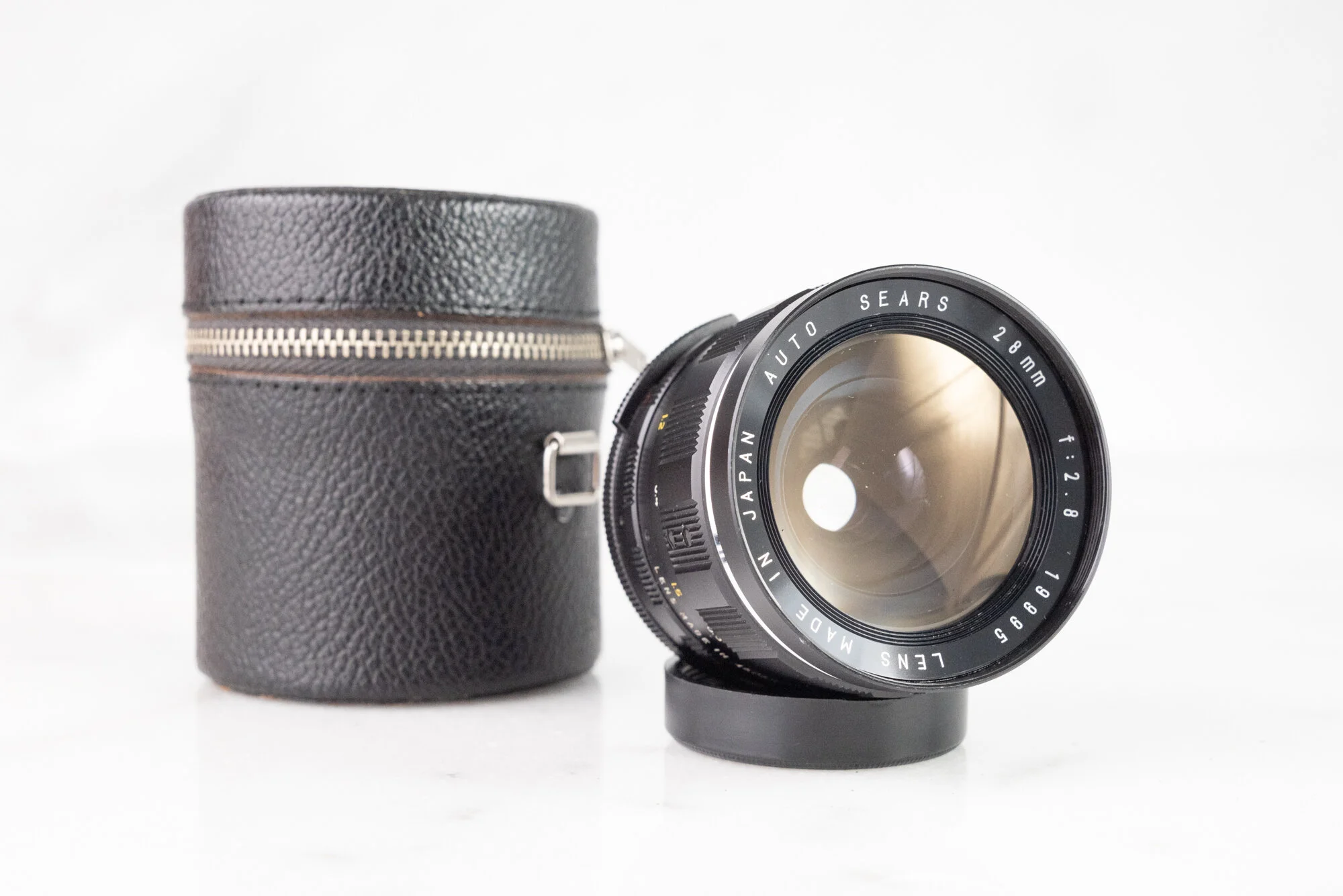 Auto Sears 28mm F/2.8 Auto Prime Lens for Universal Screw Mount with Rear Cap and Case