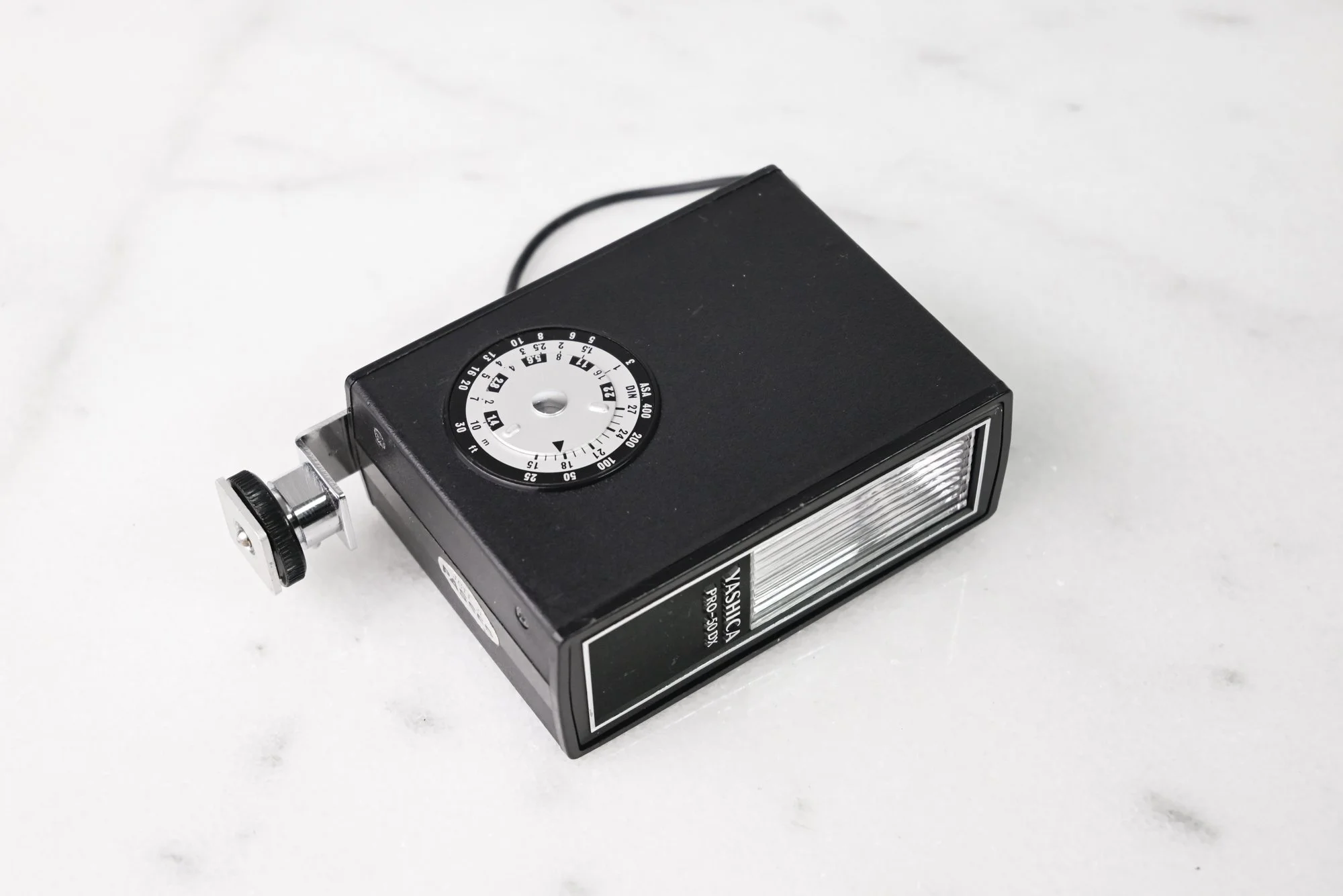 Yashica Pro 50 DX Electronic Flash Unit for Cameras (Sync Cable Flash)