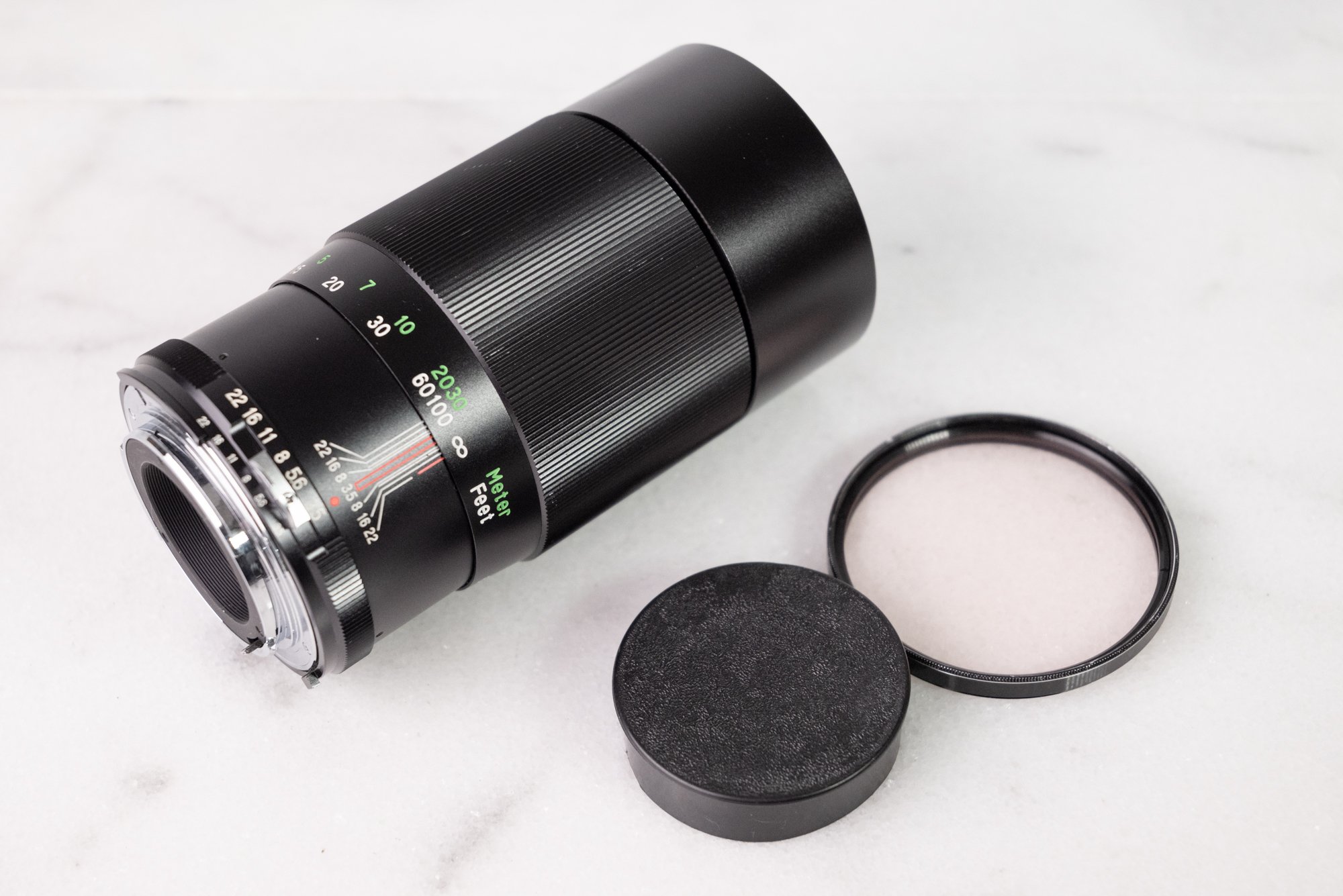 Nikon F Mount Vivitar 200mm F/3.5 Auto Telephoto Lens with Cap and UV Filter