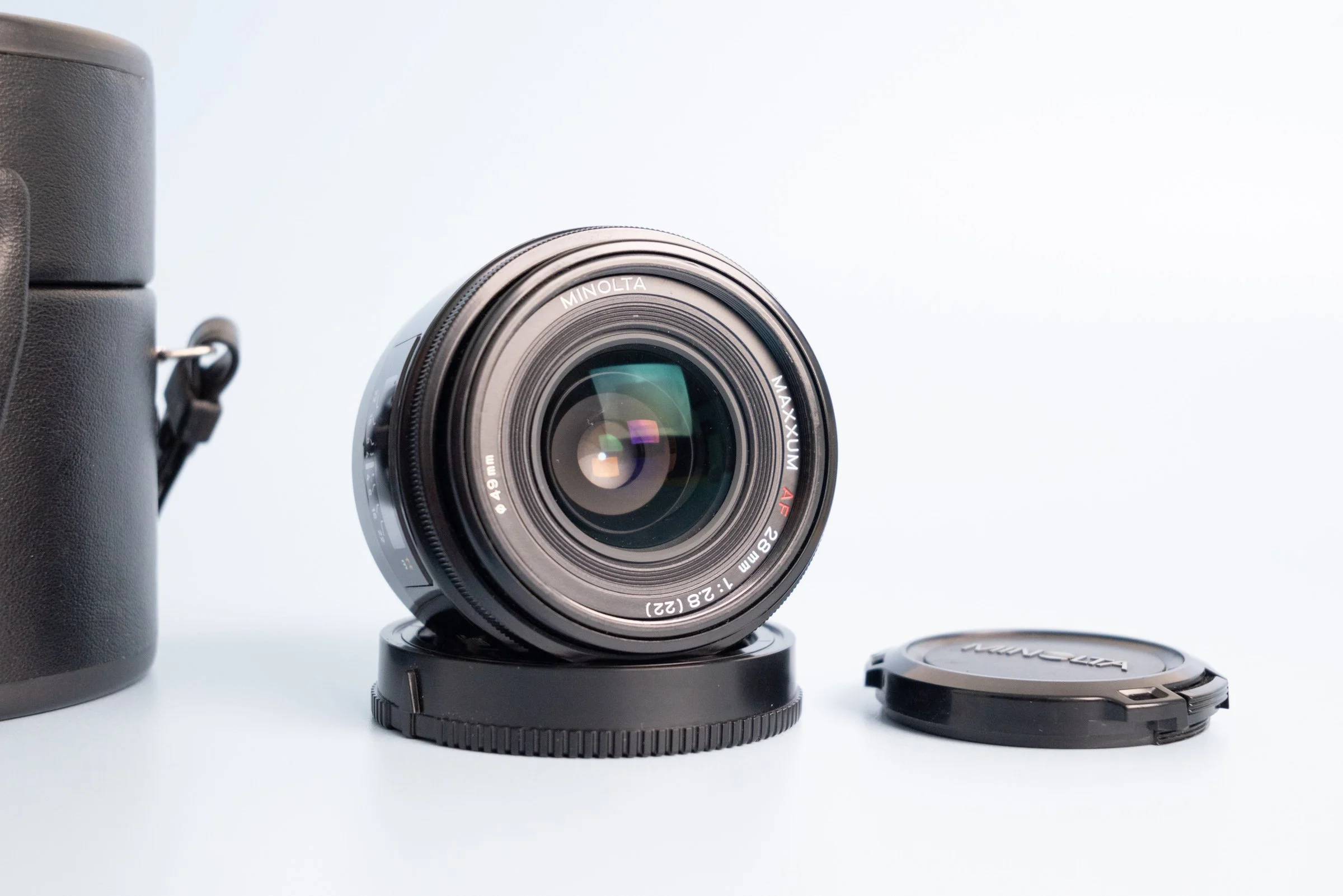 Minolta Maxxum AF 28mm F/2.8 Wide Angle Prime Lens with Lens Cap and Case - Fits Minolta and Sony A Mount Camera