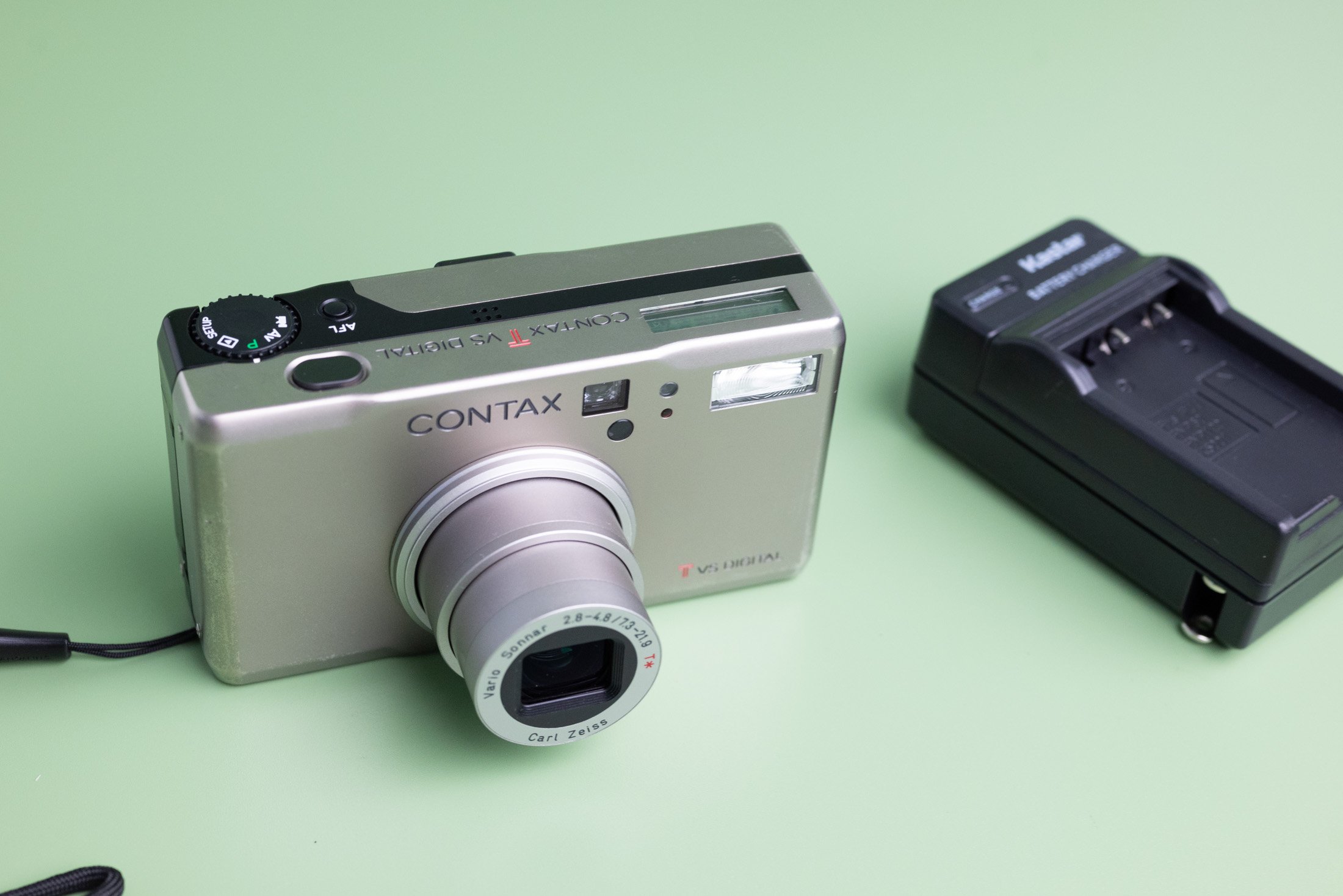Contax TVS Digital Point and Shoot Camera with New Battery and 