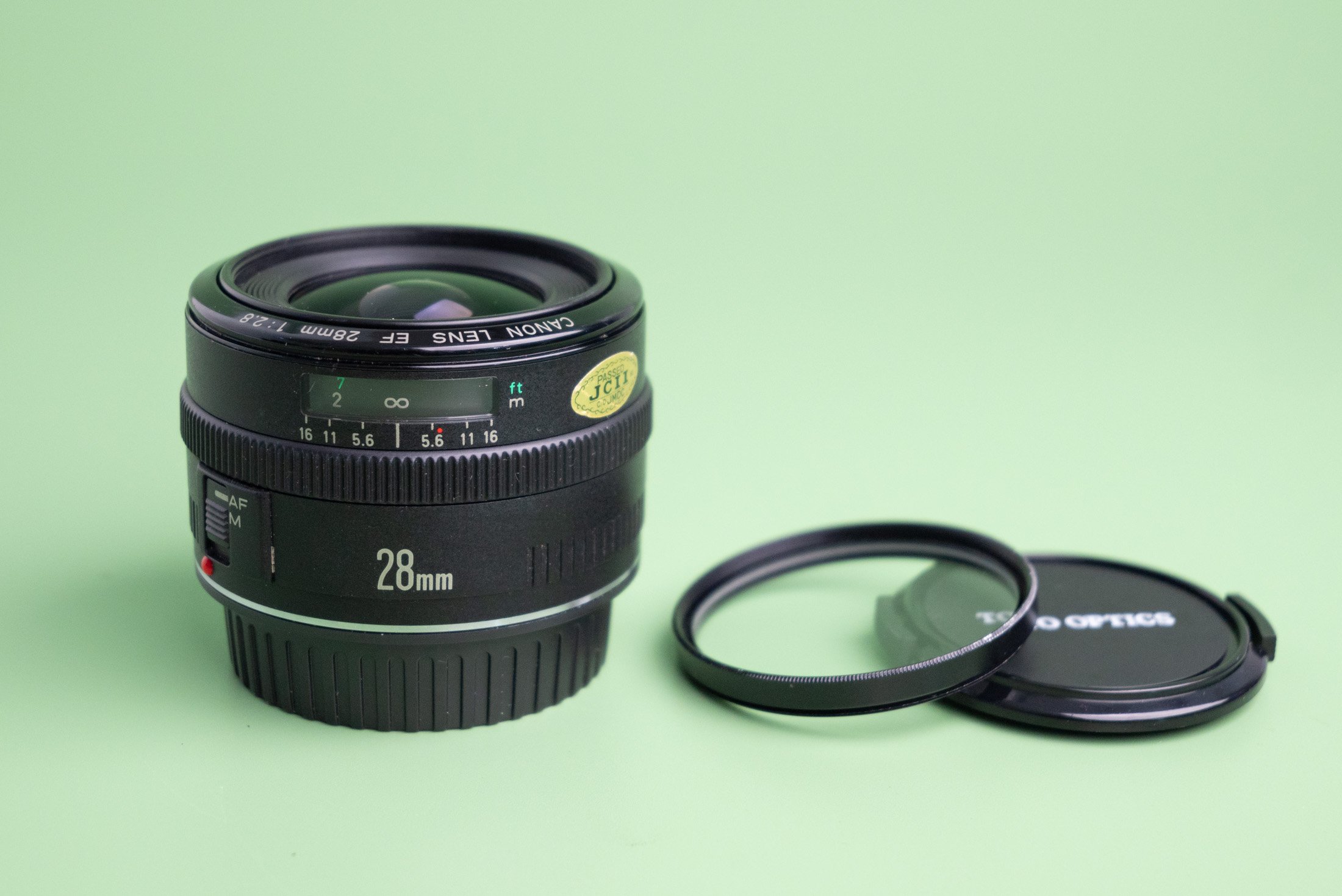 Canon EF 28mm AF Wide Angle Fast Prime Lens — F Stop