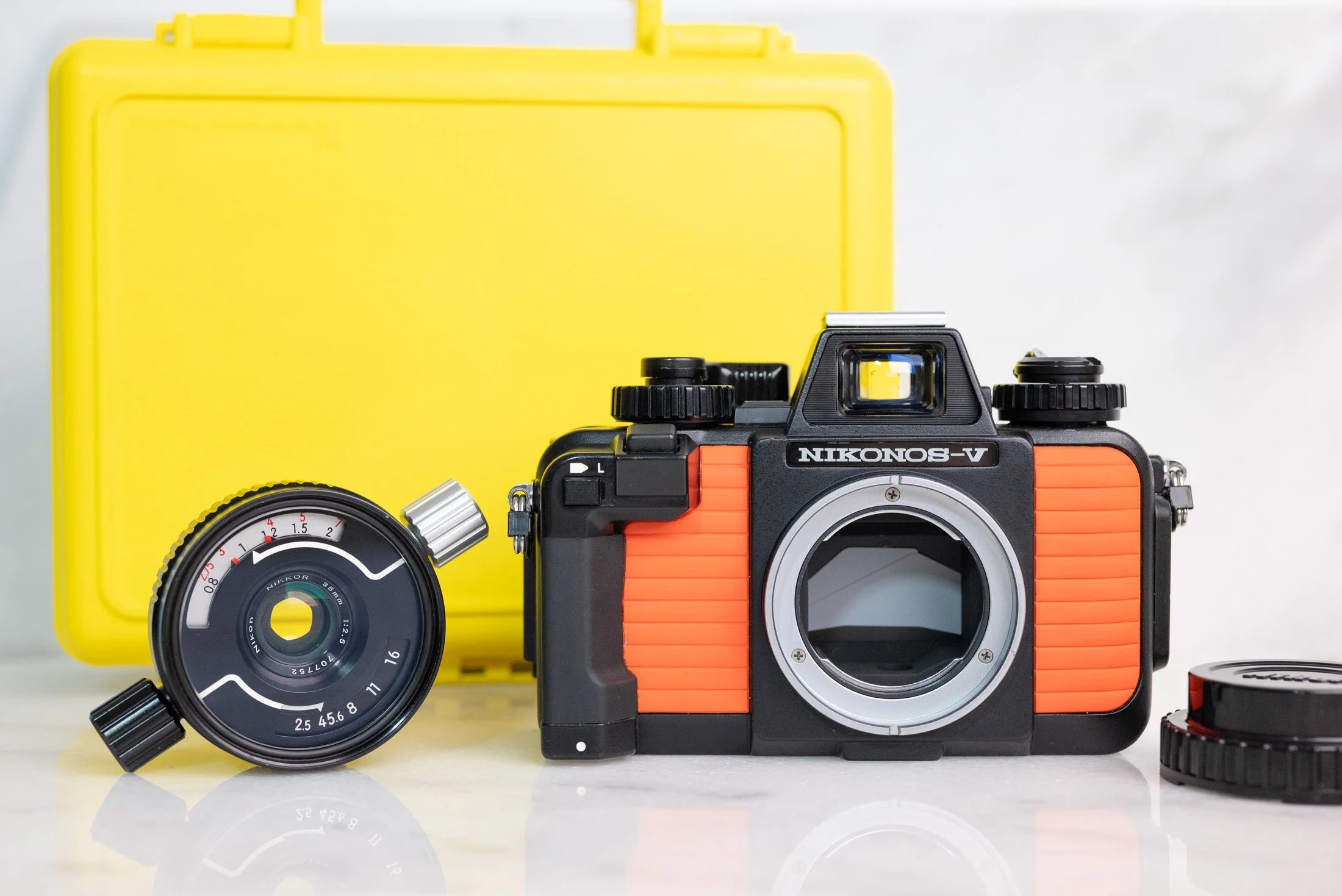 Nikon Nikonos V Underwater Dive Camera with Nikkor 35mm F/2.5 