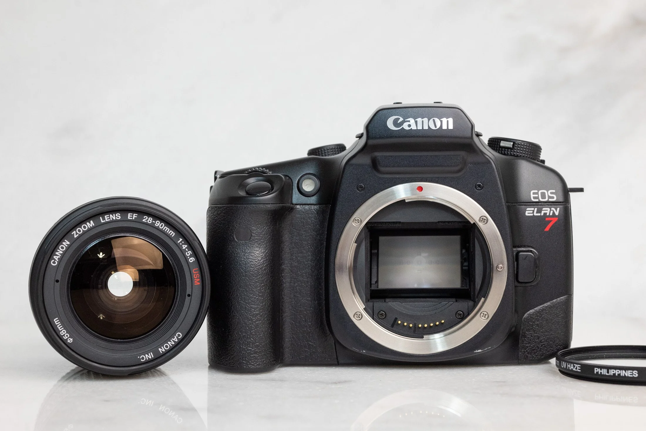Canon EOS Elan 35mm Film Camera with Canon EF 28-90mm USM Zoom