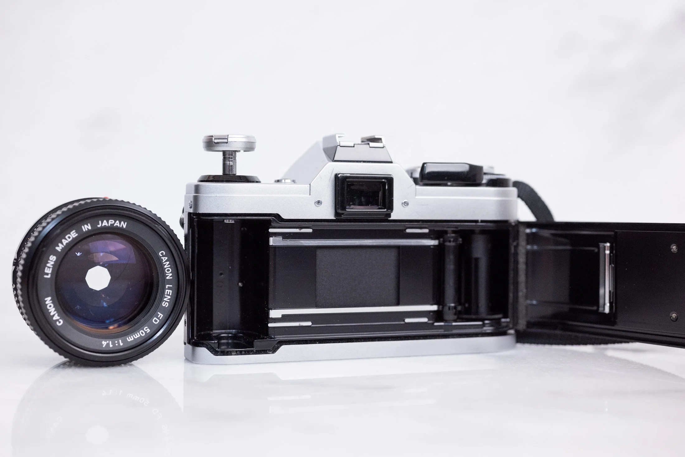 ☆CANON キャノン AE-1 PROGRAM 本体 レンズ2本 動作確認済 Amazon 
