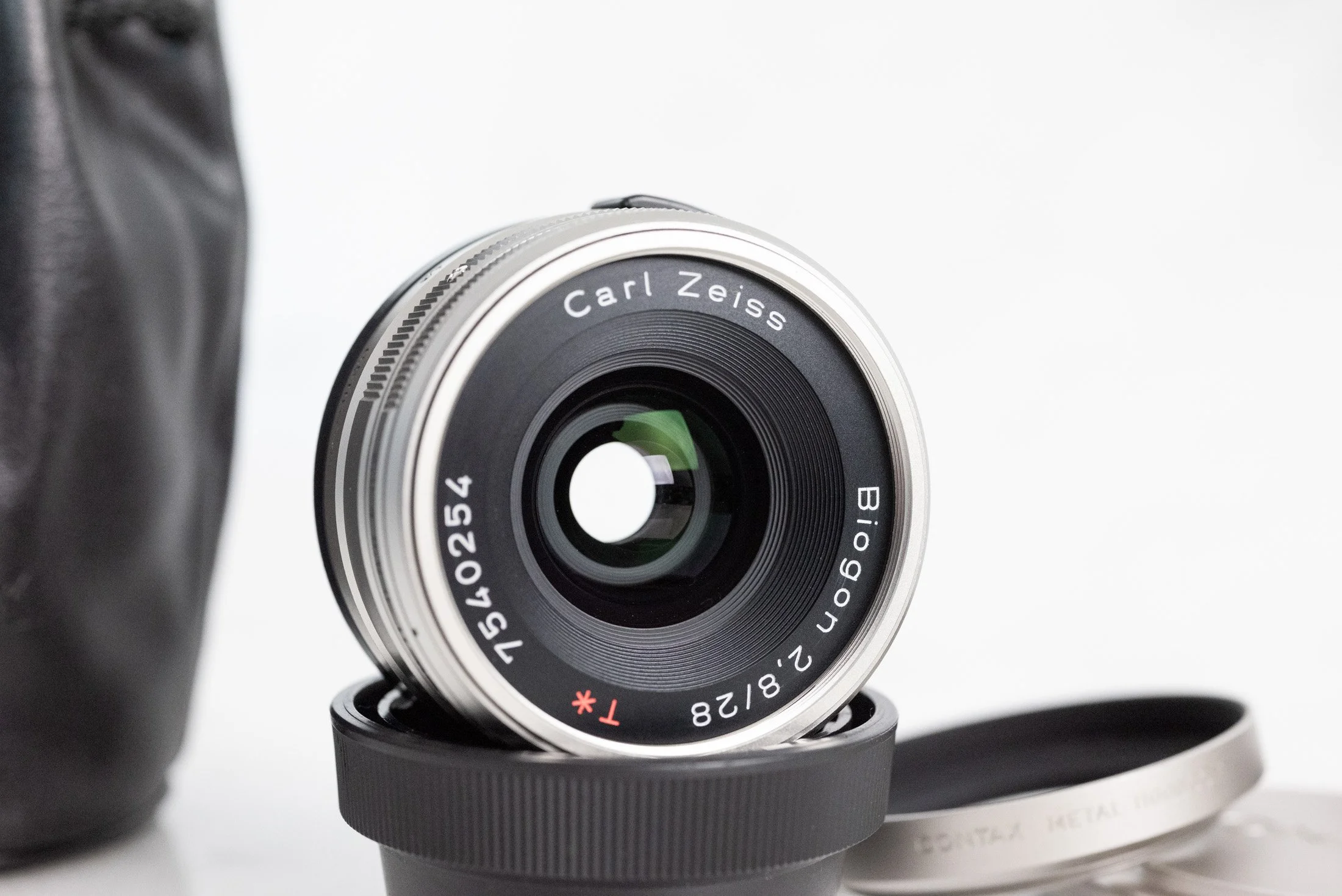 Carl Zeiss Contax G Mount Biogon 28mm F/2.8 Wide Angle Prime Lens 
