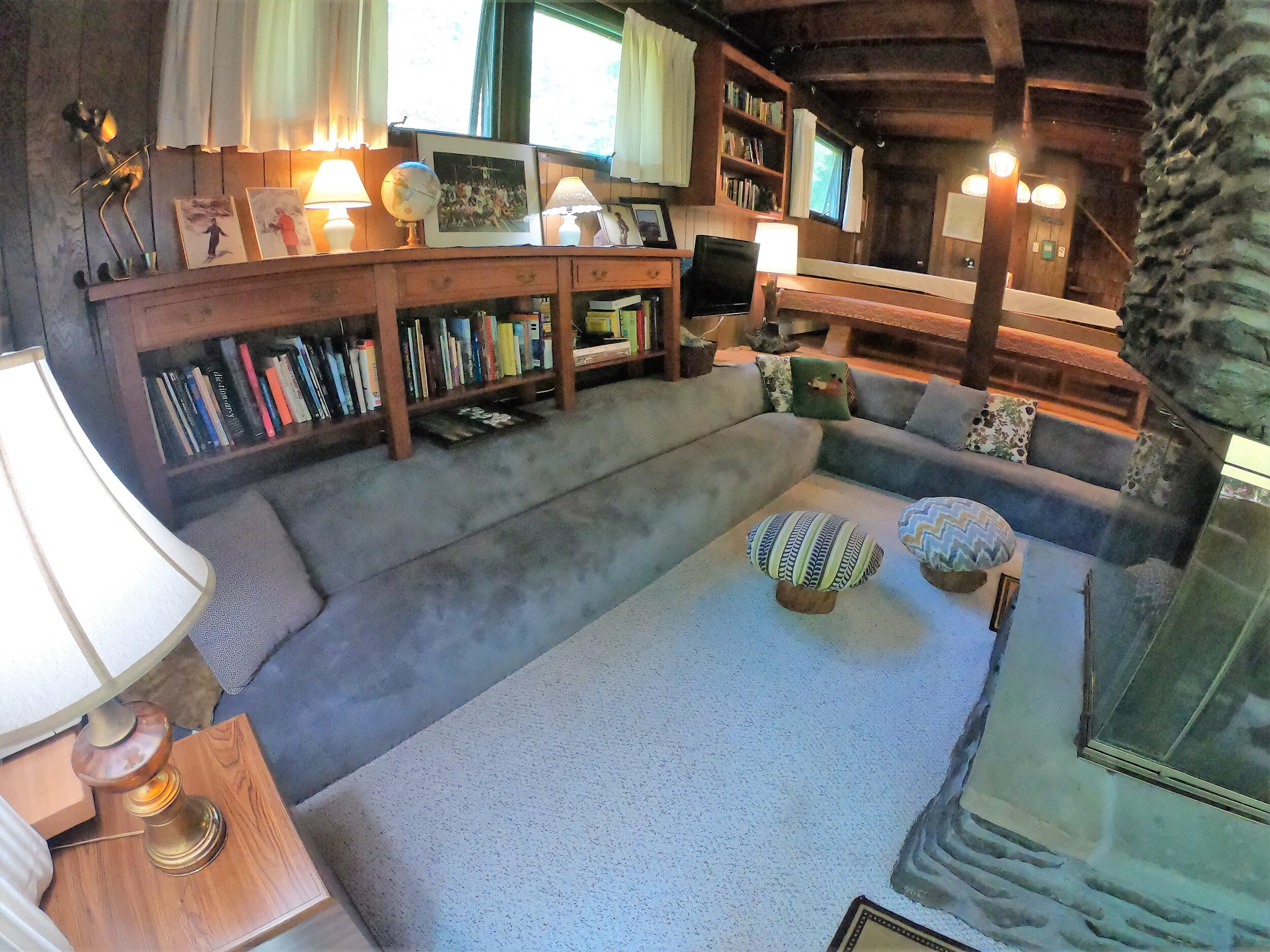 livingroom 2.jpg