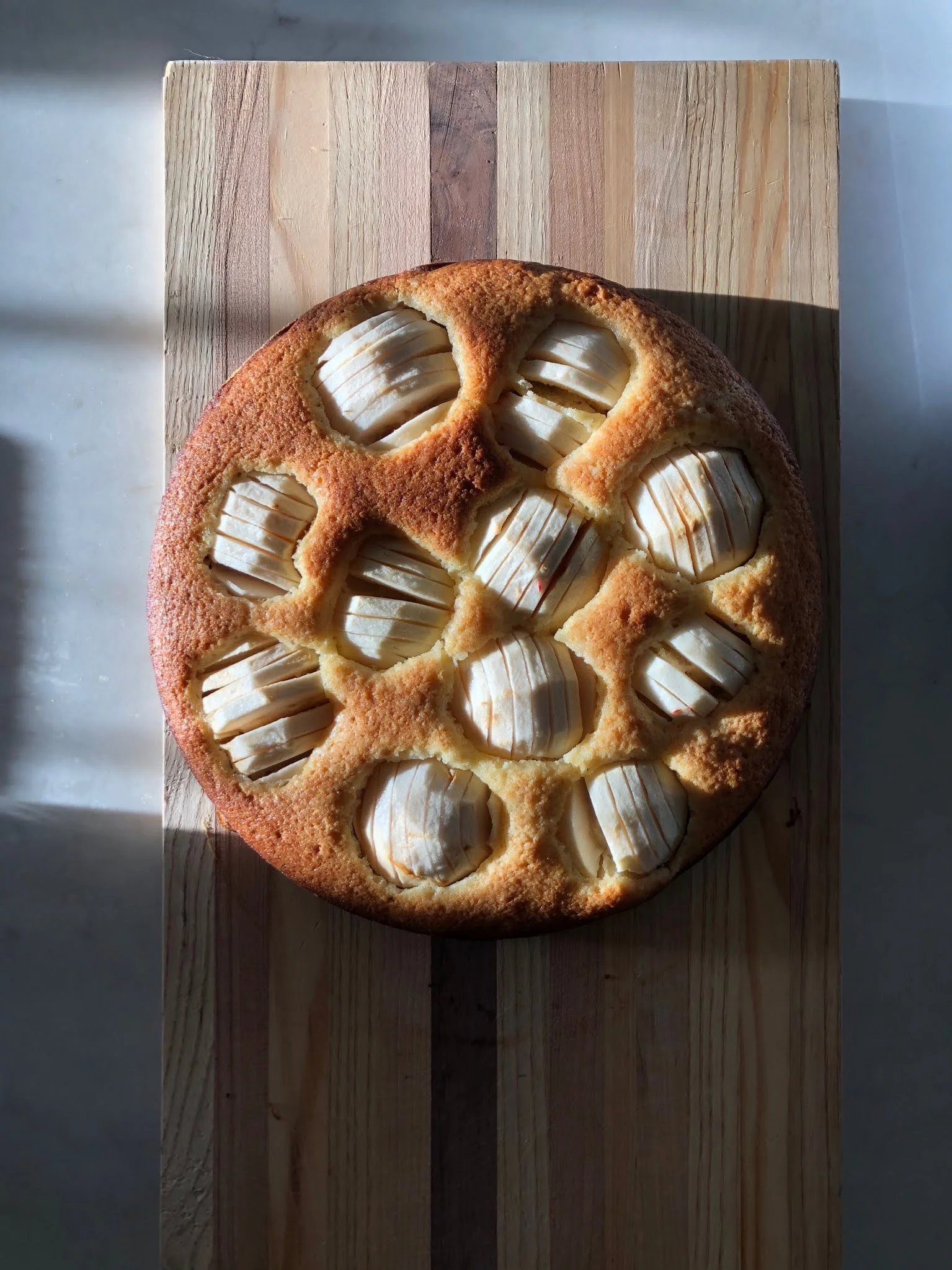 sunken apple cake.jpg