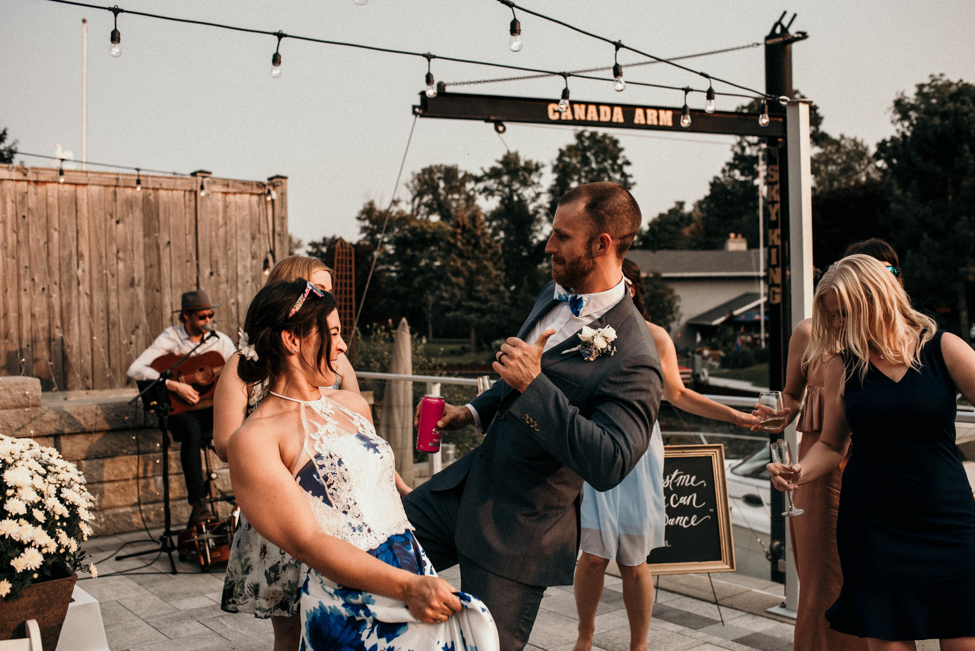 fraser-cottage-grand-bend-wedding-photographer-81.jpg