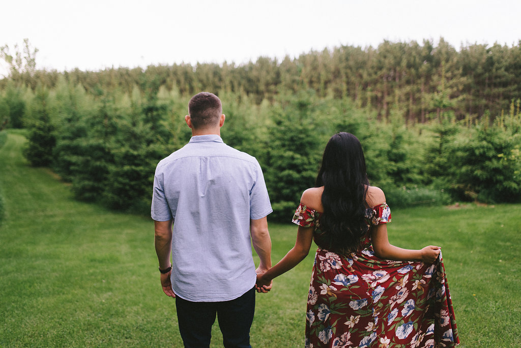 Cabin On The 9 Orangeville Engagement Photographer 