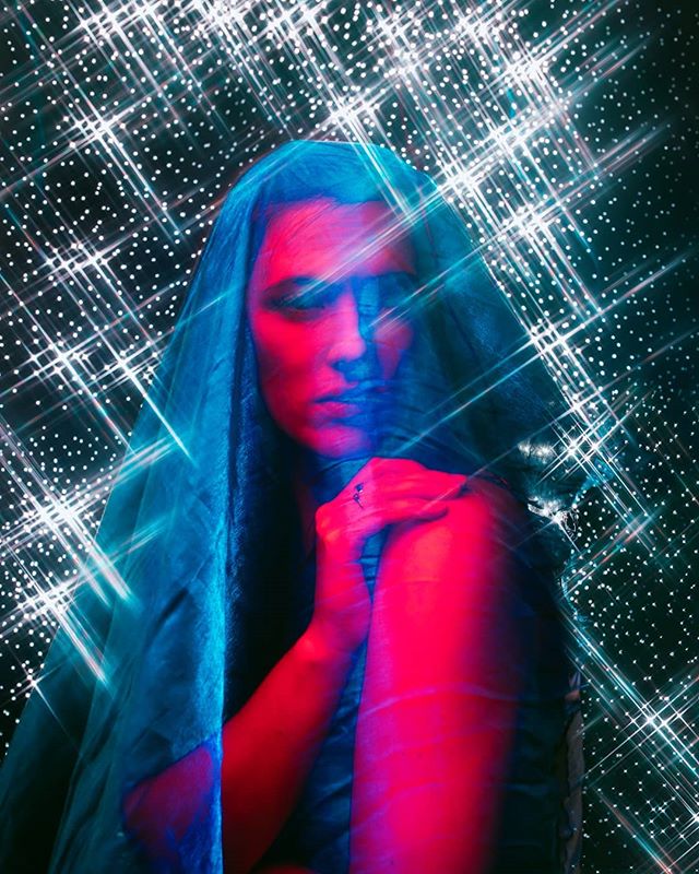 The star-crossed lover. Lit by hand in a single exposure with the always amazing @lightpaintingbrushes portrait lighter and colored filter hoods! Special thanks to @hackthelight
For the translucent veil idea!
.
.
#igofhouston #canonusa #nightphotogra