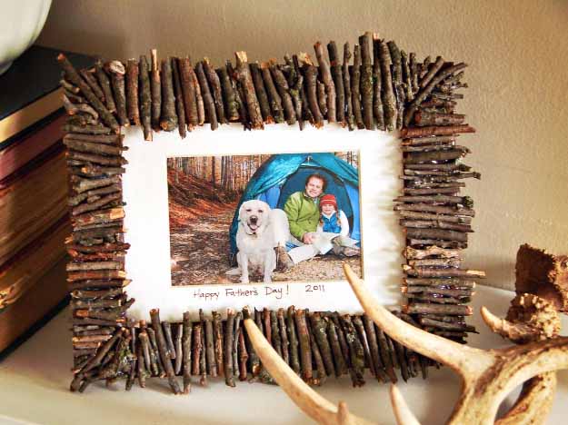 17-DIY-Picture-Frames-4.jpg