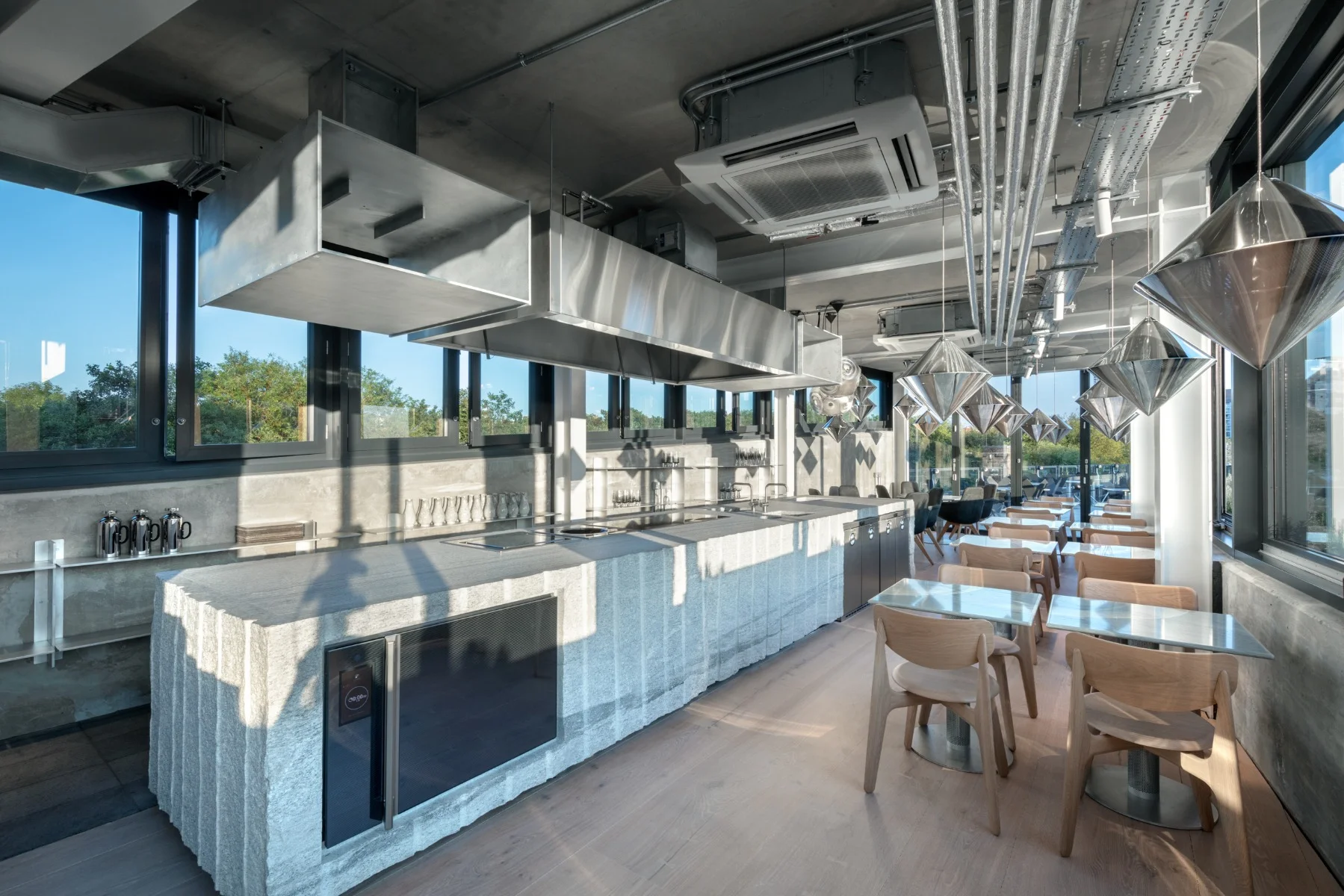 Coal Office Restaurant, a triumph by Tom Dixon