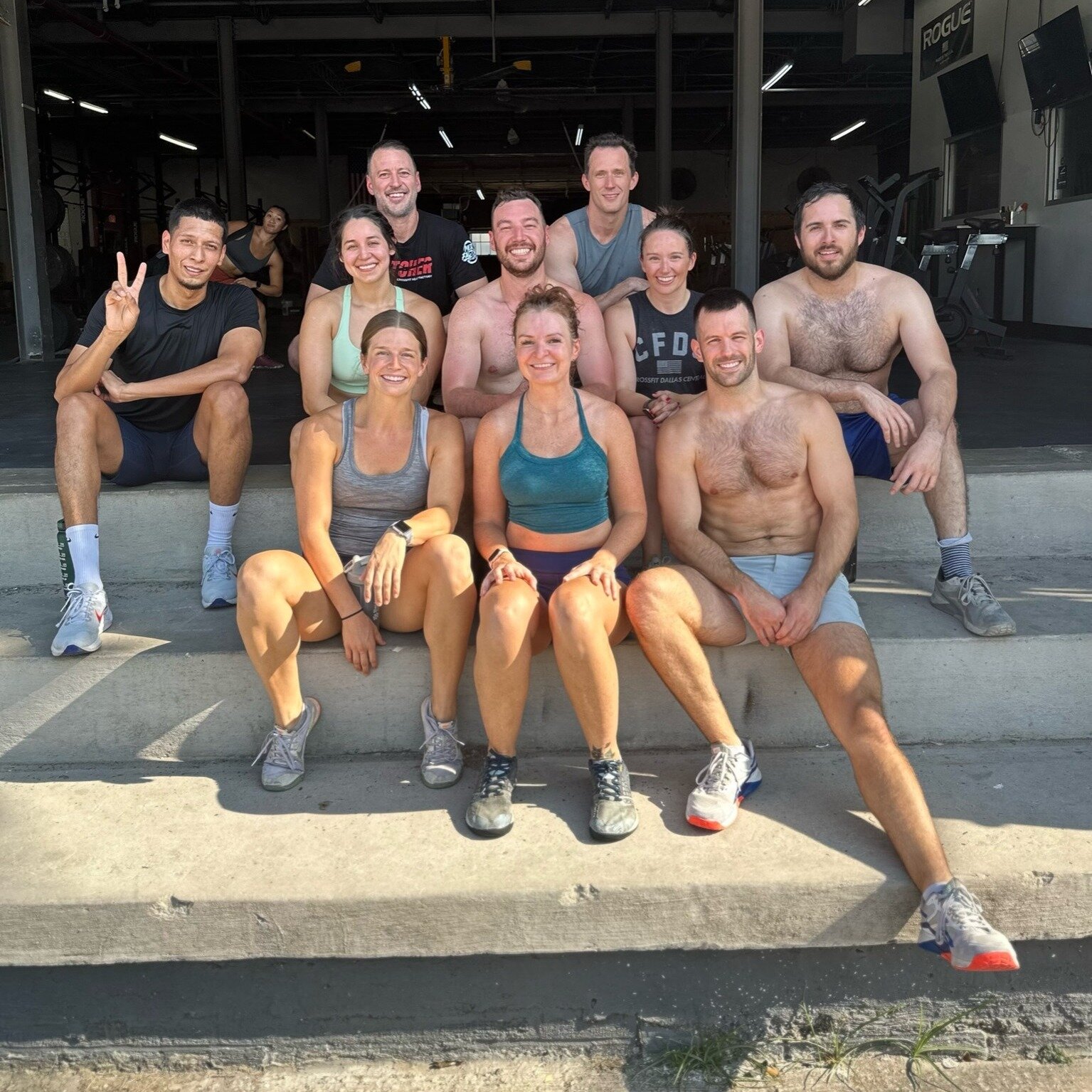 We love a porch moment ✌️
.
.
.
#CFDeep #DeepCommunity 

FREE COMMUNITY CLASS (every) Saturday at 8:30 or 9:30AM
*message us for more details 

Santa Bar Crawl Saturday 12/2 4:00PM