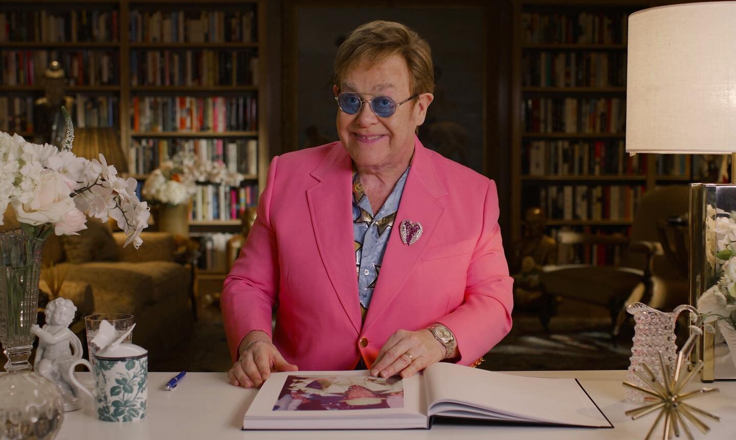 Sir Elton John ;)
From all the Life in Looks episodes I&rsquo;ve worked on for @voguemagazine this has been one of my favorites so far.

Props to the amazing team behind it: Luke Spencer, @jerocchi @marcostardust and GFX @leakichler 

#eltonjohn
