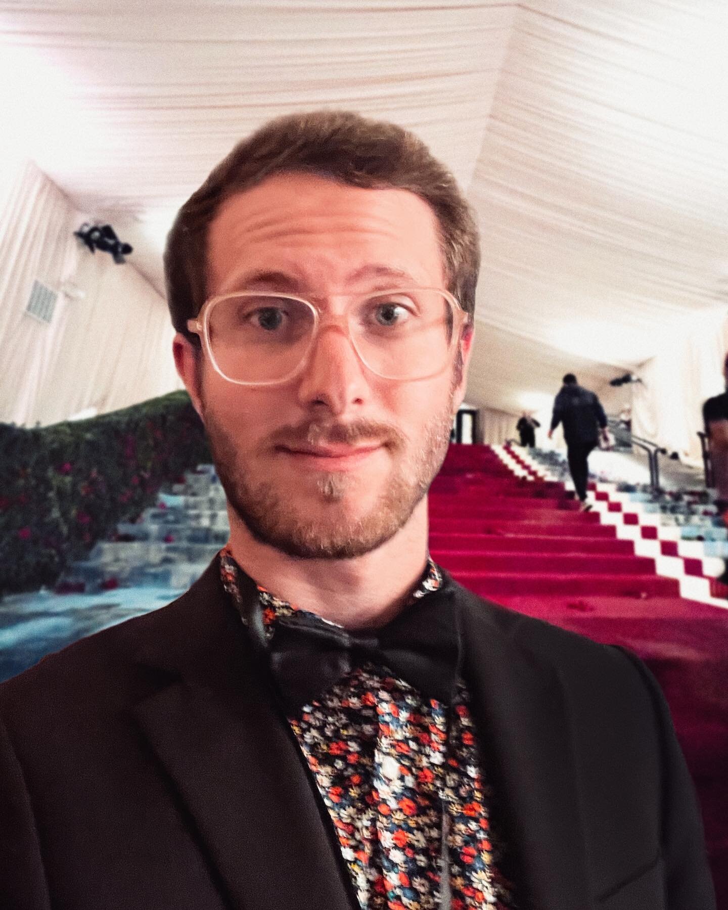 Another year, another #Metgala for the books.
.
A night full of trains, Ski Free, Microsoft Paint, Marco, stairs, a carpet, glam, roses, empanadas on a Starbucks cup, multi-cams, covid testings, and Bad Bunny&hellip; and designers&hellip; and cellebs