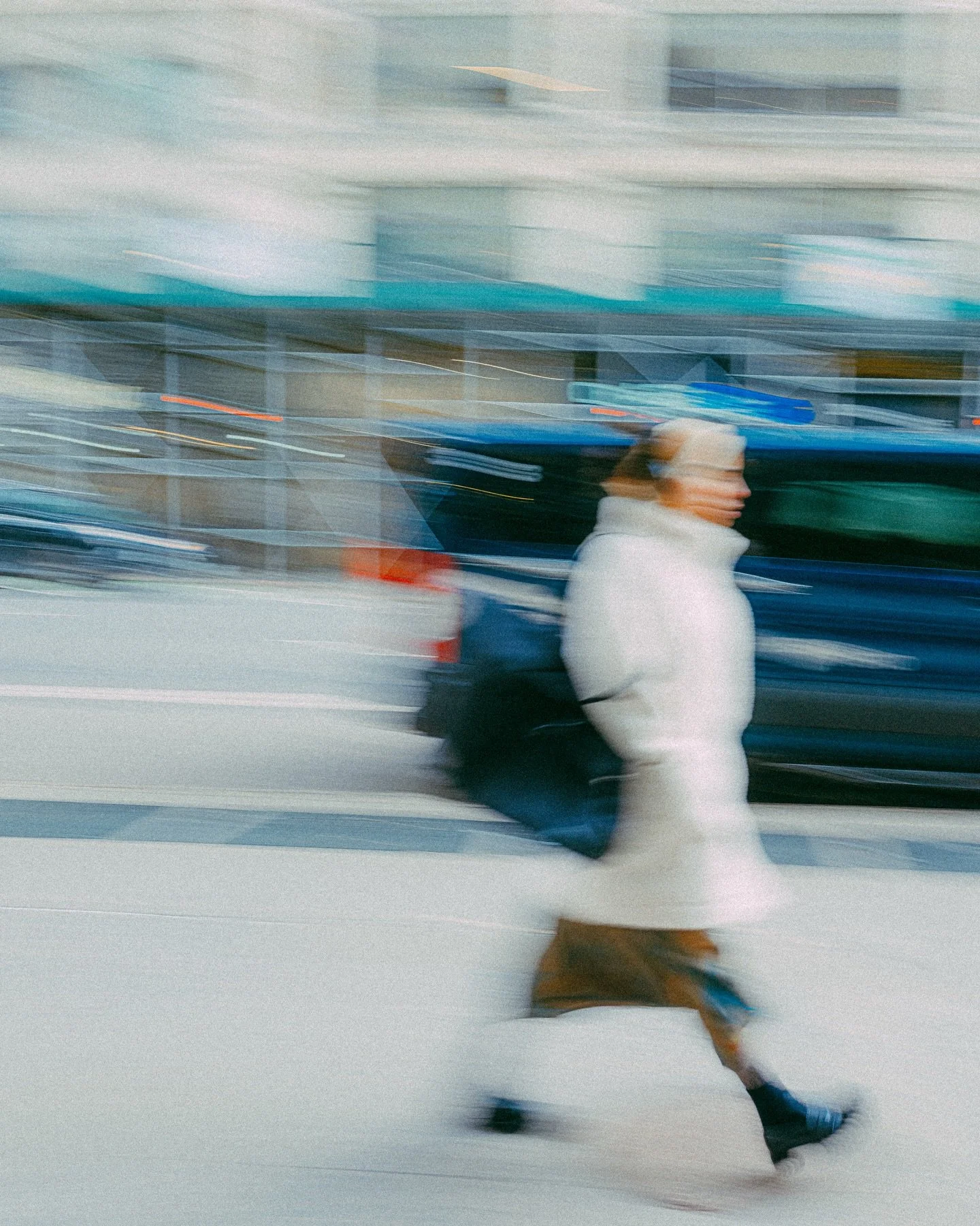 重ねていく
磨かれる
馴染む。
馴染むと
また見つけて
重ねていく
そして少しづつ
輝いていくはず

#fujifilm #gfx100rf