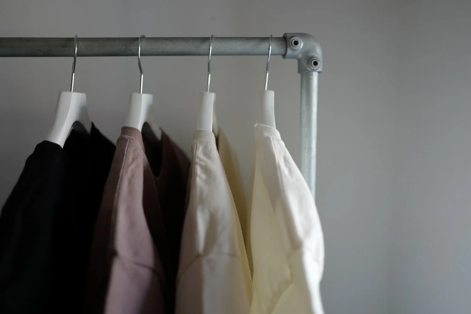 AURALEE STAND-UP TEE 