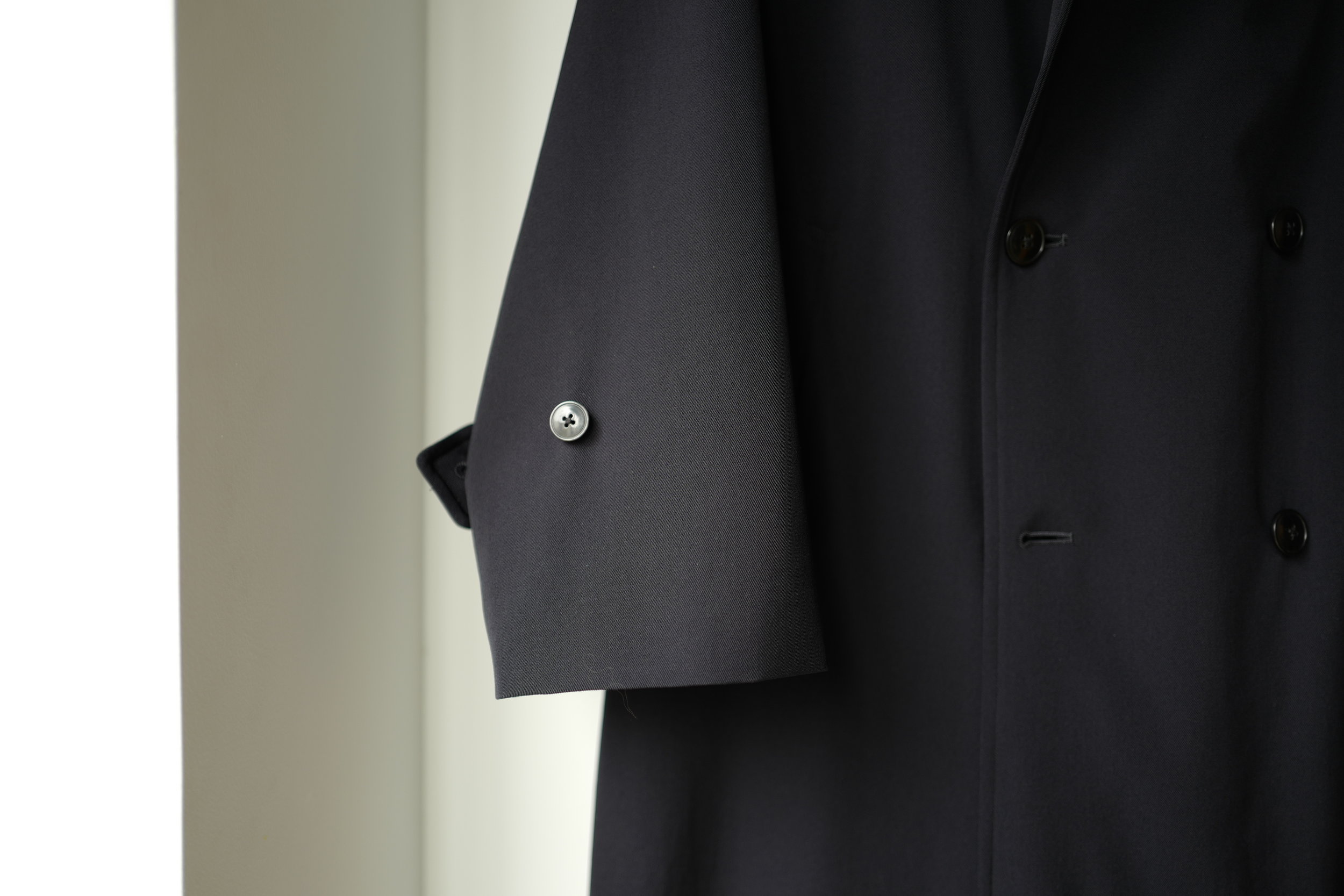 comoli WOOLGABARDINE DOUBLEBREASTED COAT