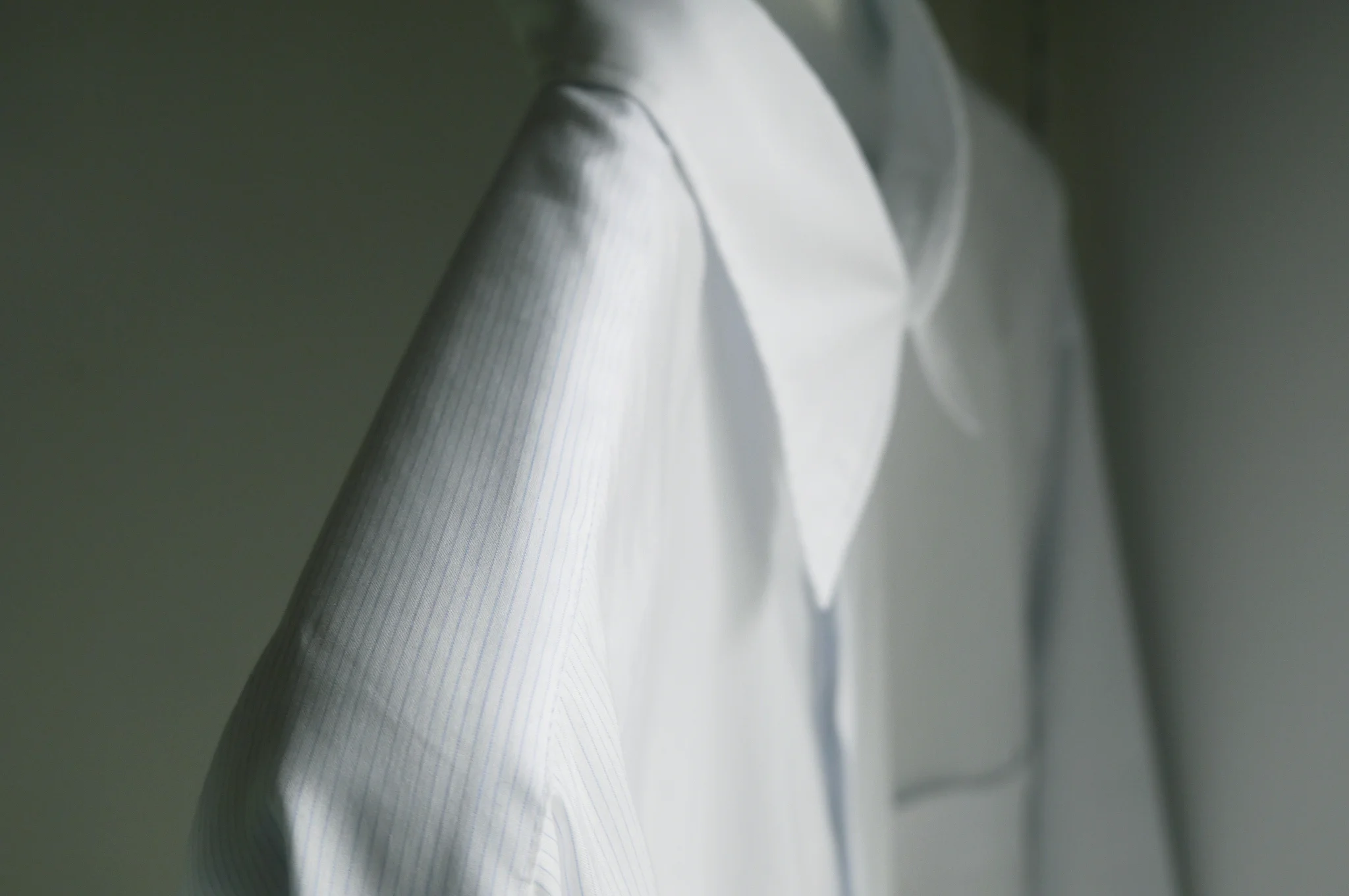 AURALEE FINX SILK STRIPE SHIRTS "WHITE STRIPE"