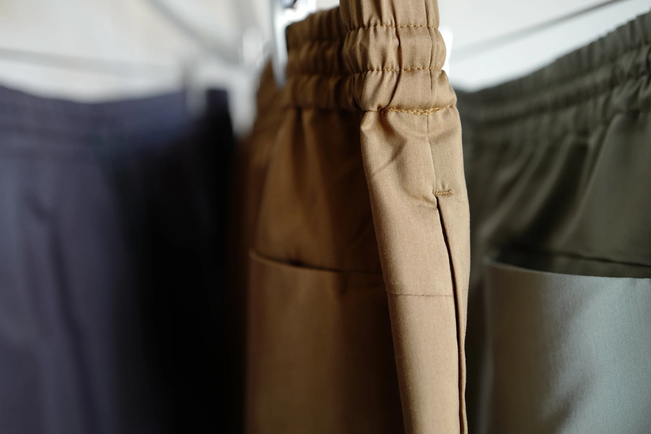 AURALEE LIGHT FINX POLYESTER SHORTS