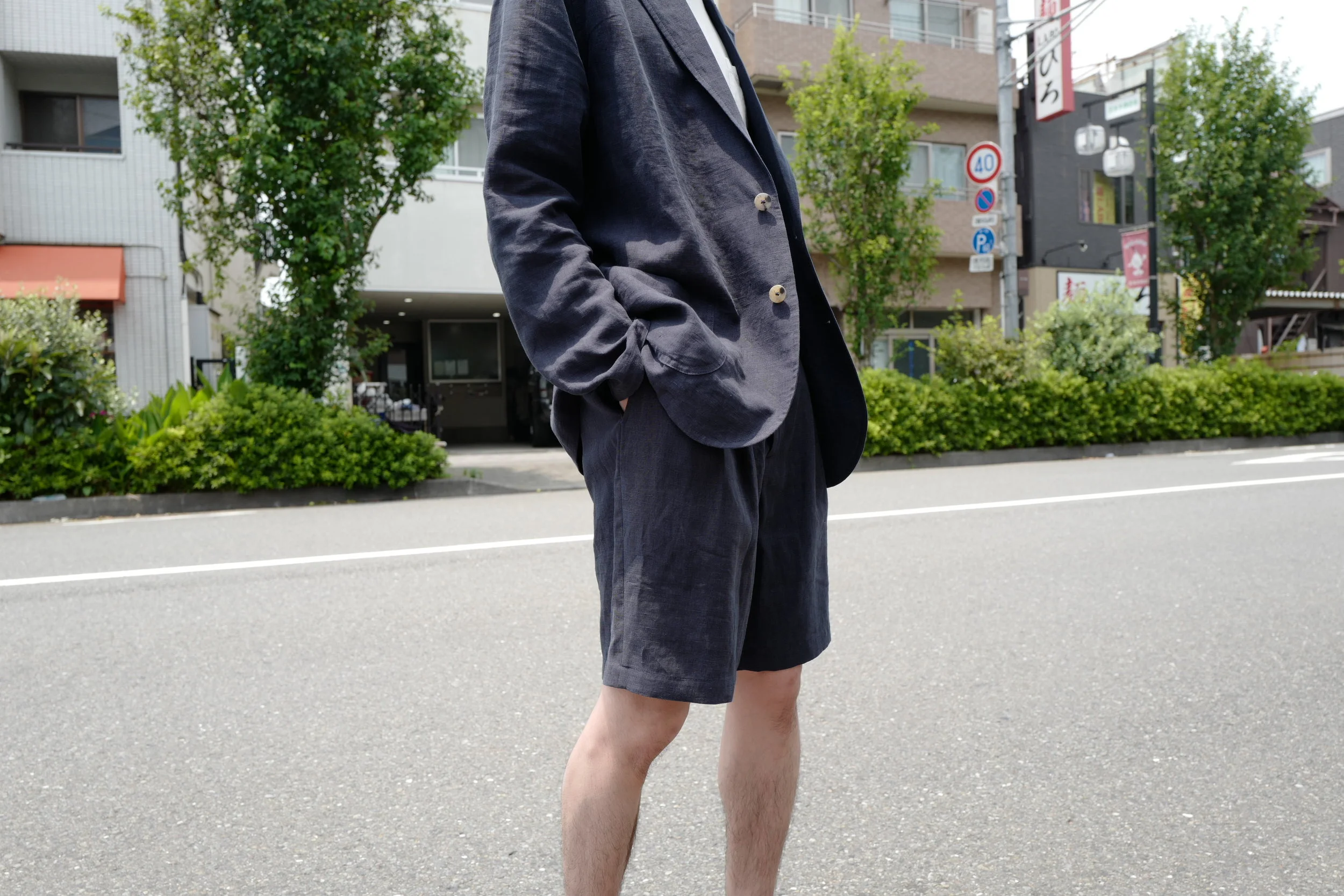 Side adjuster shorts.