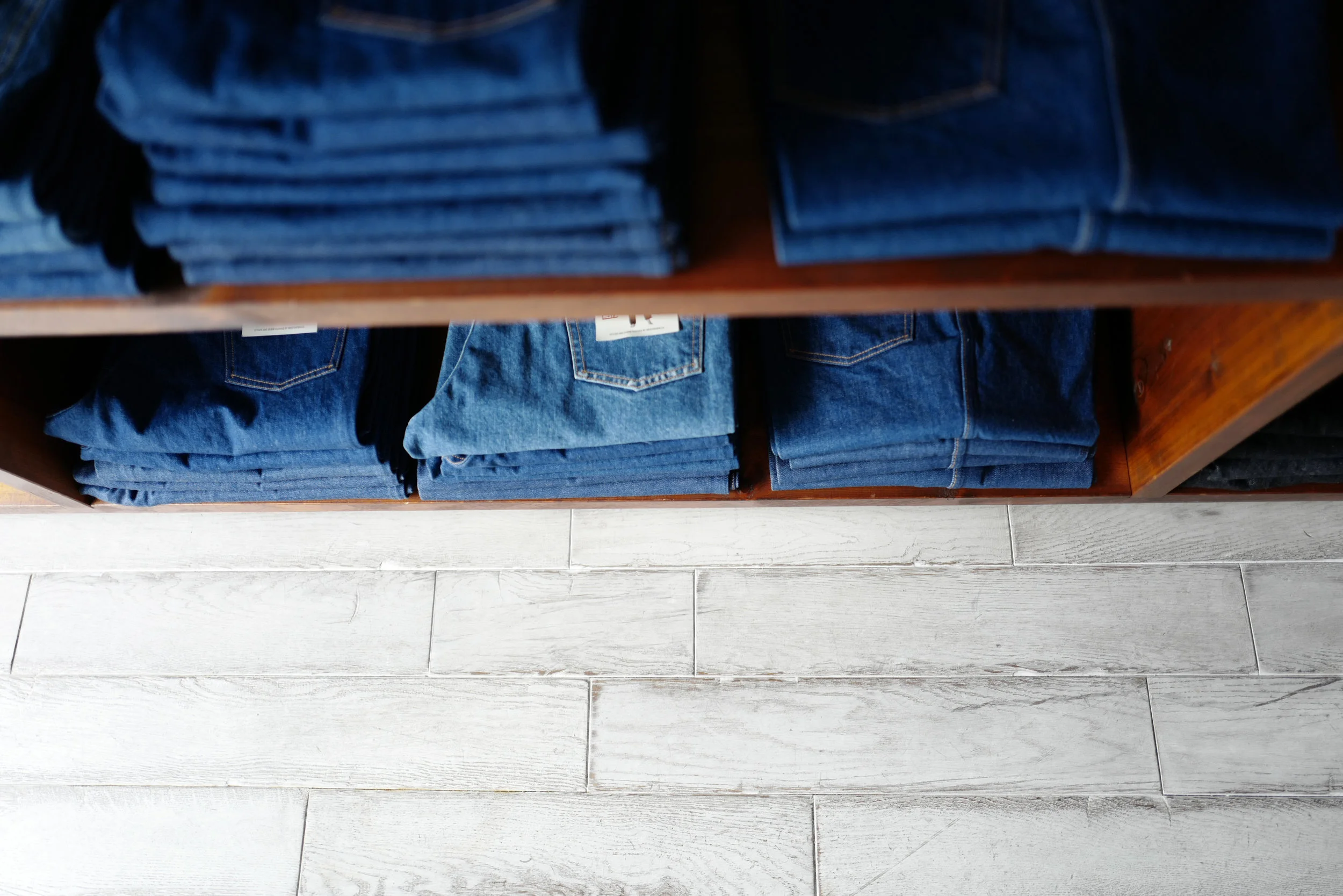 デニムとTシャツと…