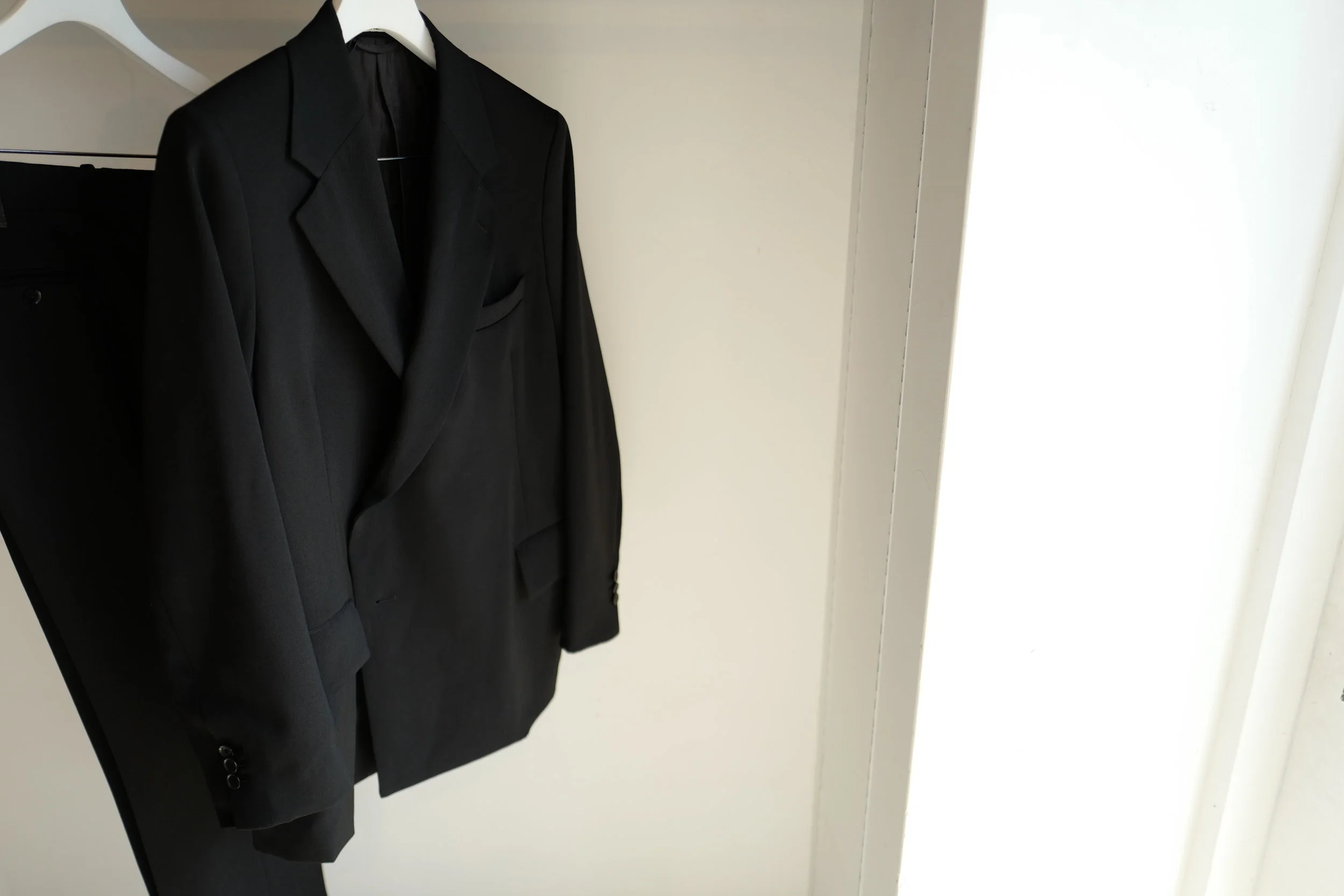 AURALEE WOOL MAX GABARDINE DOUBLE-BREASTED JACKET &amp; SLACKS