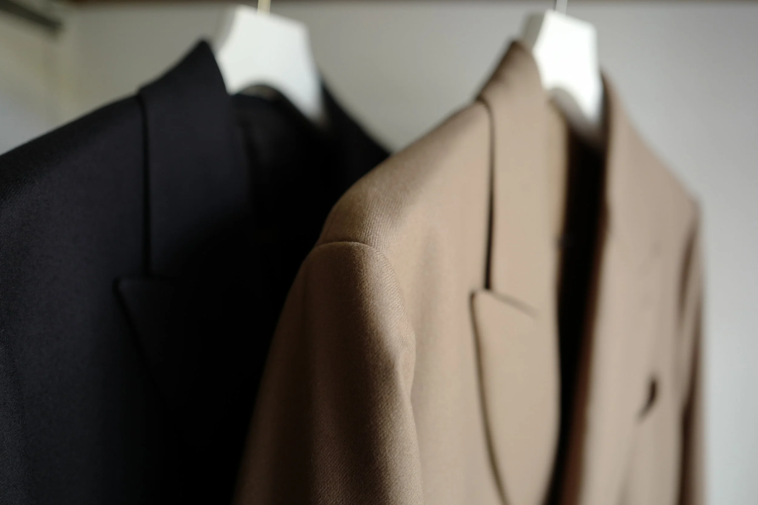 AURALEE LIGHT MELTON DOUBLE-BREASTED COAT