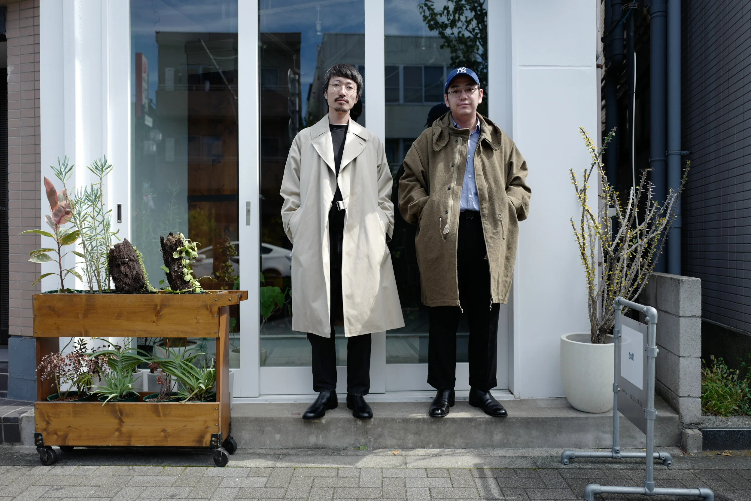 COMOLI COTTON GABARDINE TIELOCKEN COAT / W/C/P HOODED COAT — TF Blog