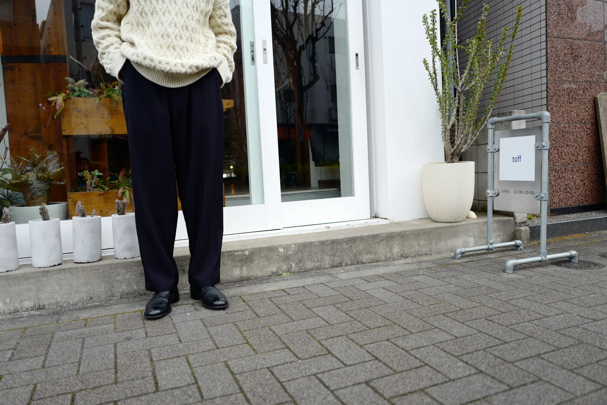 COMOLI WOOL GABARDINE DRAWSTRING PANTS