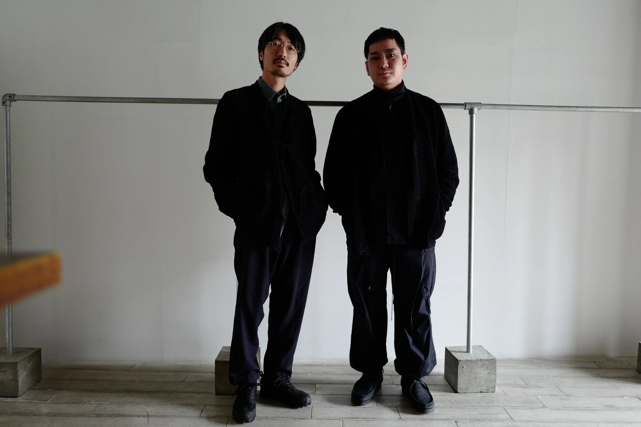 COMOLI LINEN MOLE STAND COLLAR JACKET