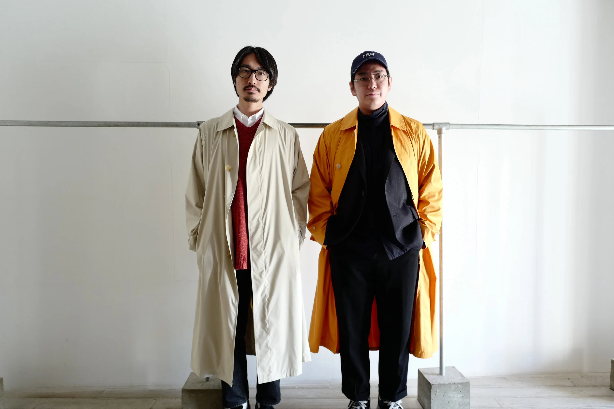 AURALEE SUPER LIGHT POLYESTER SOUTIEN COLLAR COAT