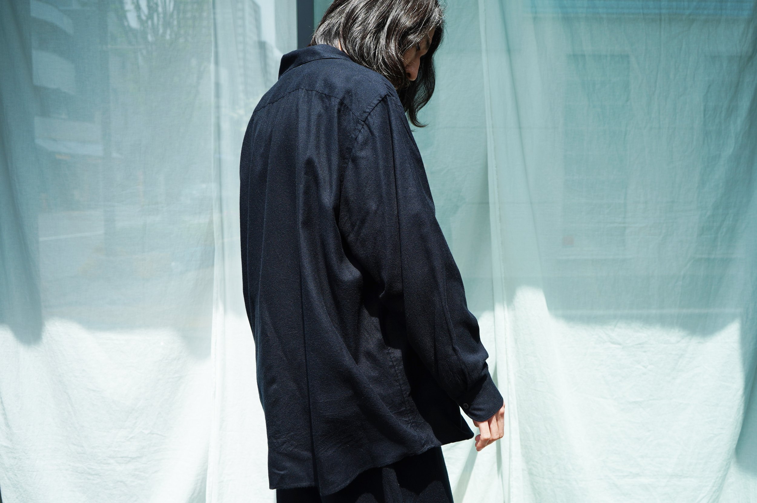 COMOLI シルクネル スキッパーシャツ & ドローストリングパンツ COMOLI シルクネル スキッパーシャツ & ドローストリングパンツ
