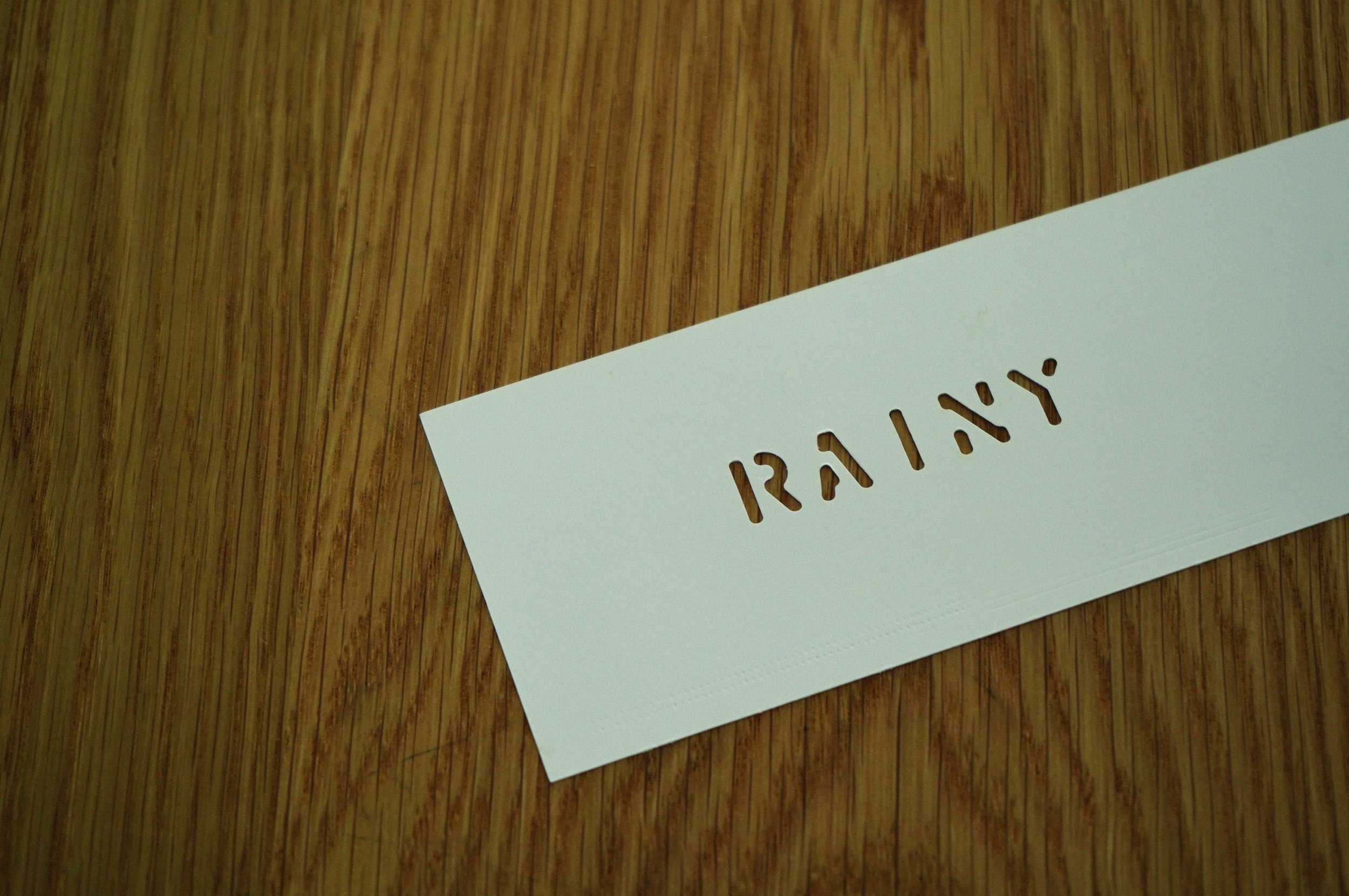 雨の日"ステンシルサービス"