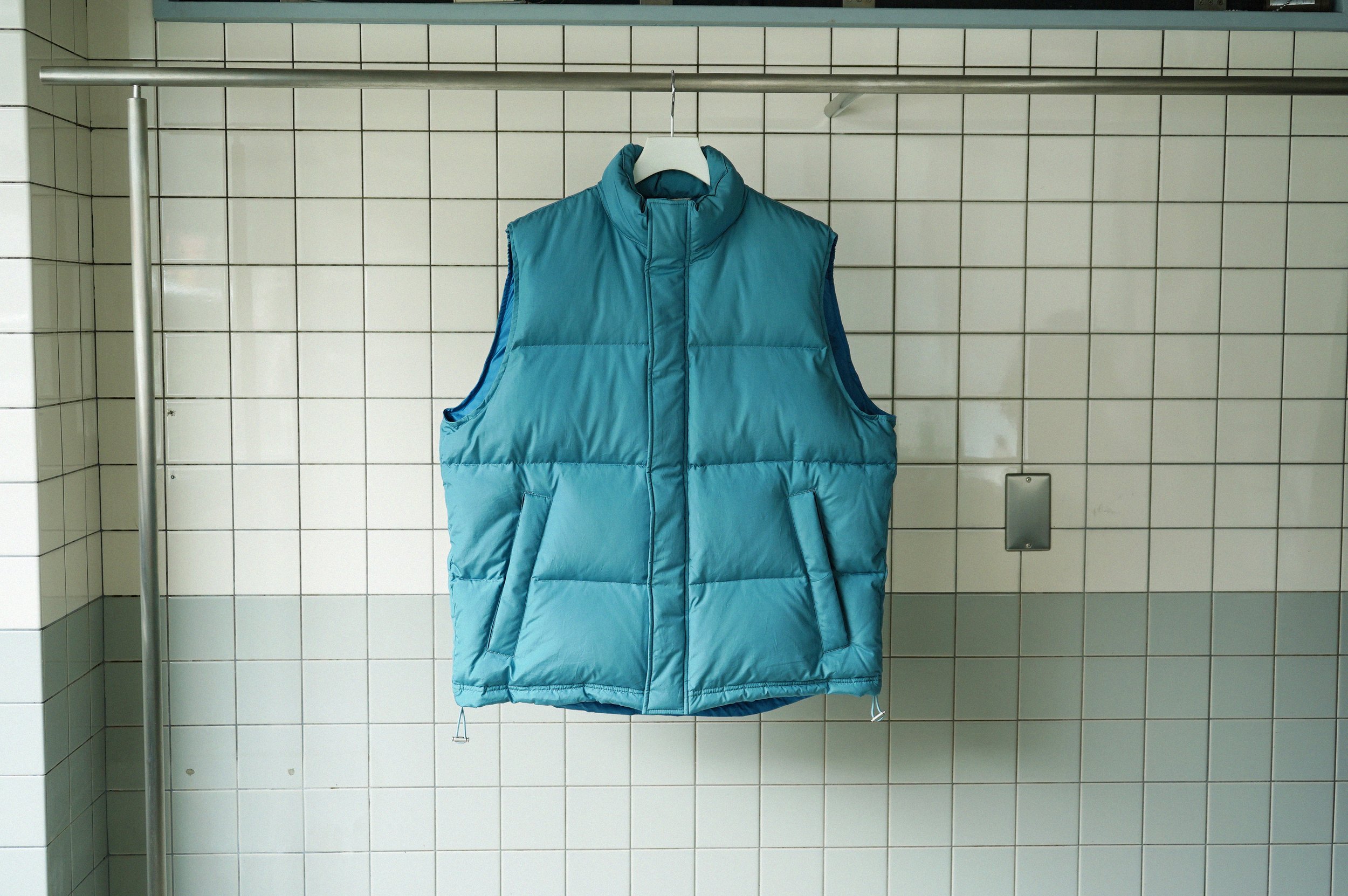 AURALEE SUVIN HIGH COUNT CLOTH DOWN VEST