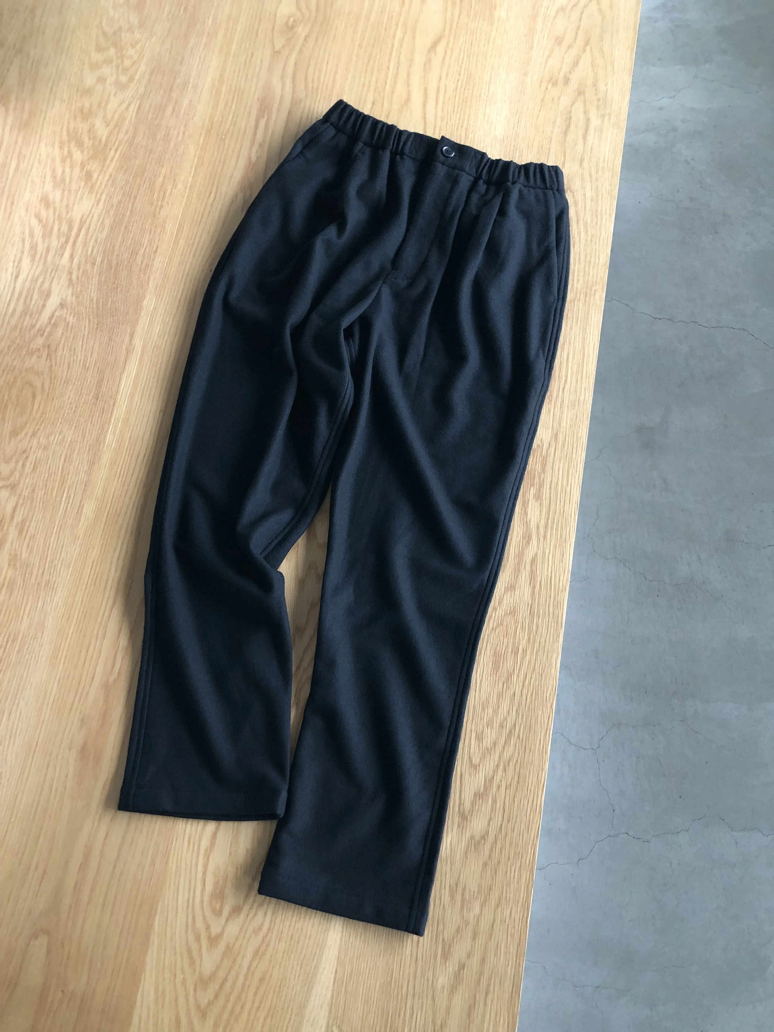 山内 ミルドウールニット・イージーパンツ